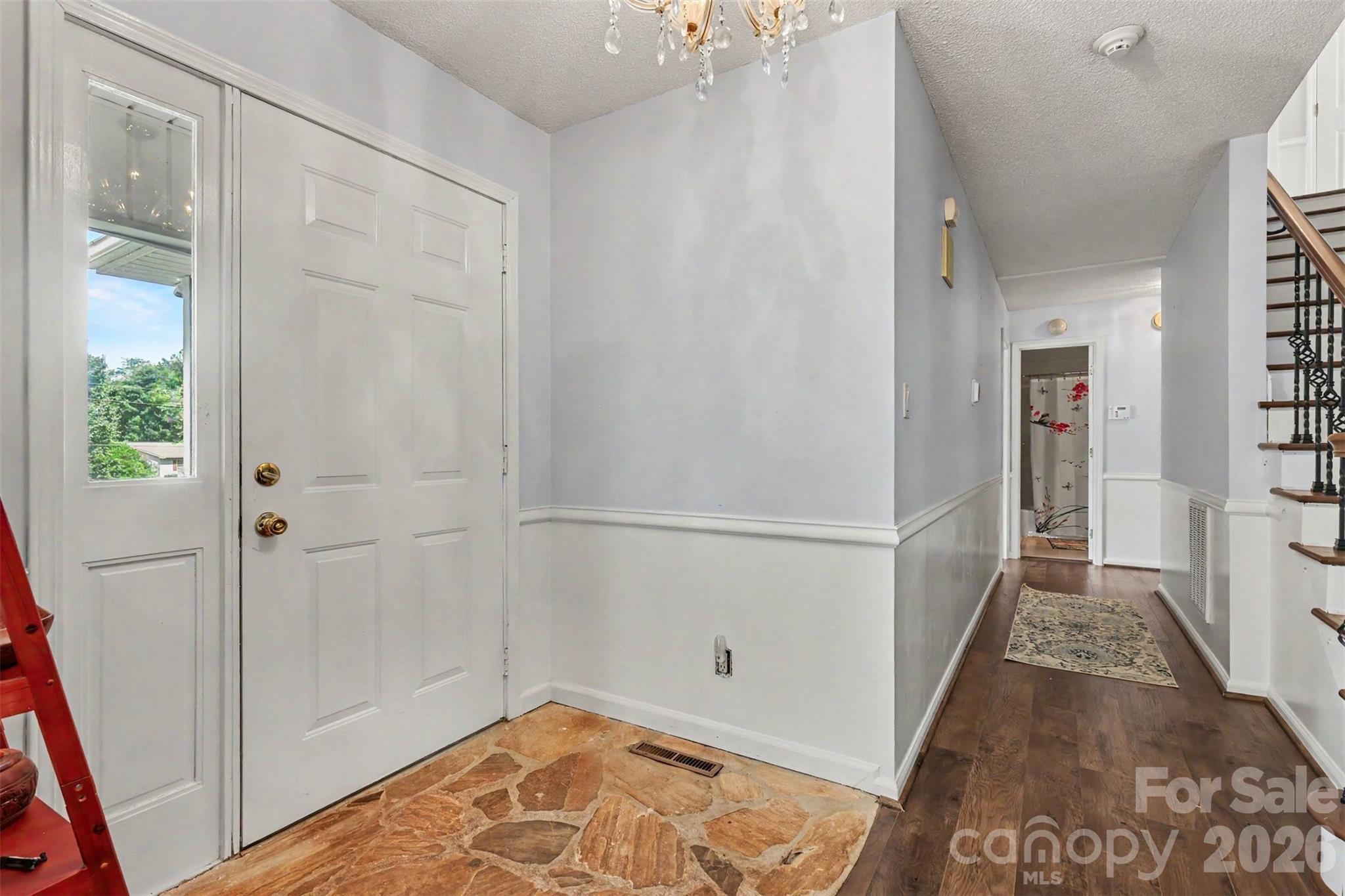 220 Roger Drive Property Photo 3
