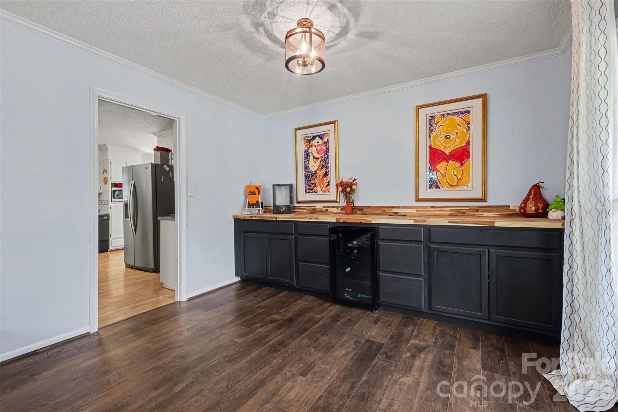 220 Roger Drive Property Photo 6