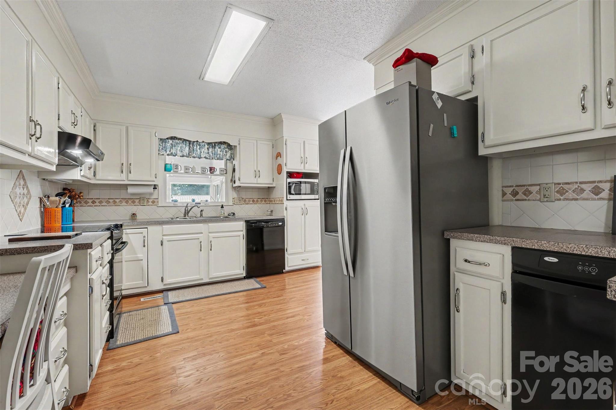220 Roger Drive Property Photo 7