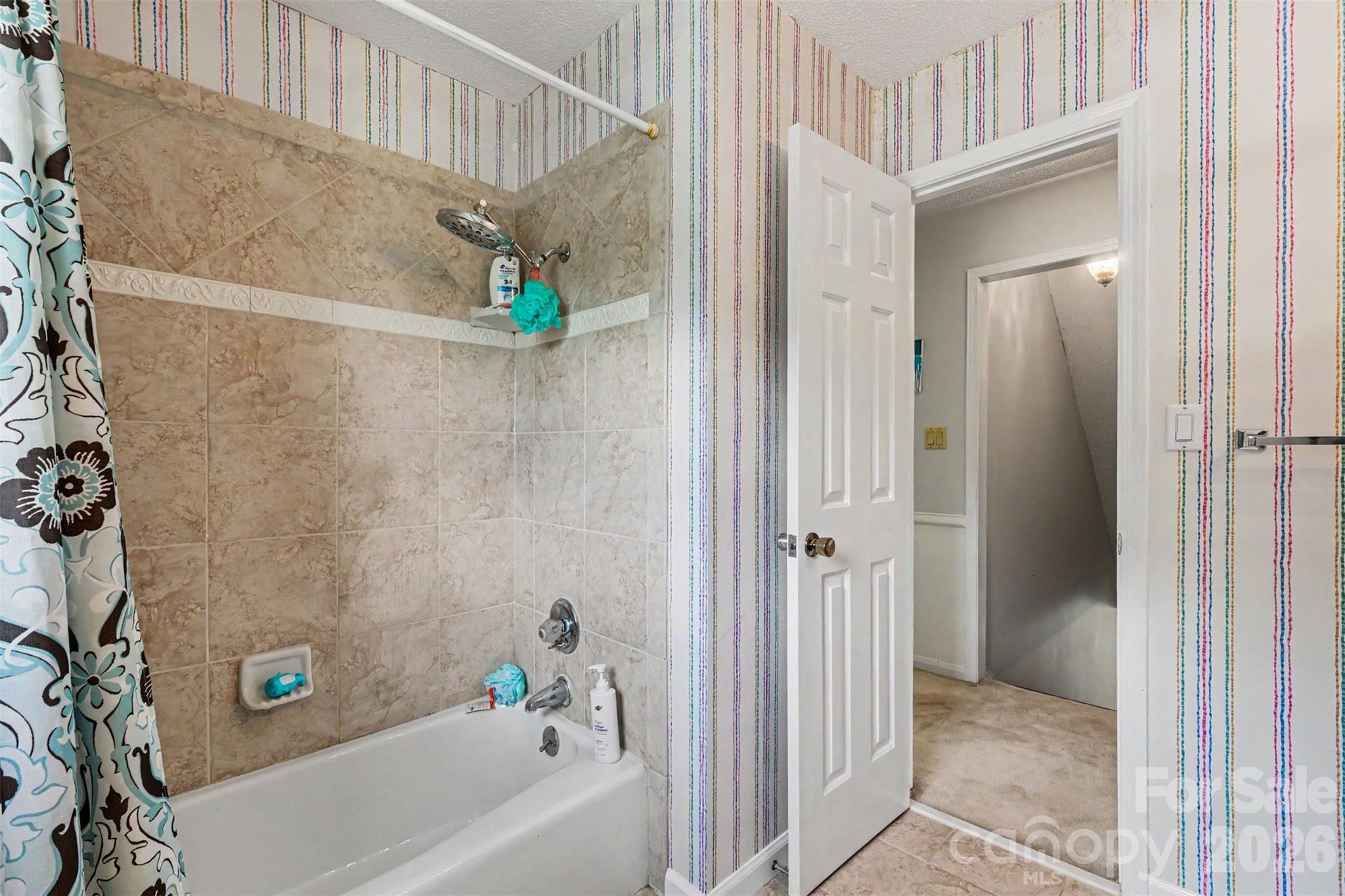 220 Roger Drive Property Photo 32
