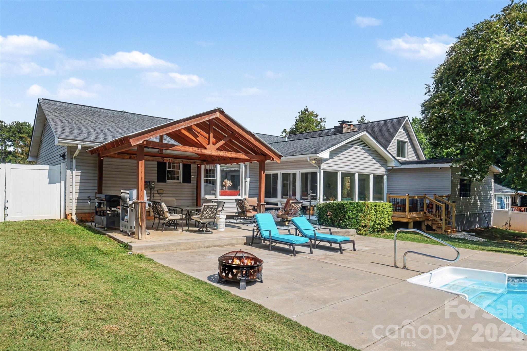 220 Roger Drive Property Photo 33