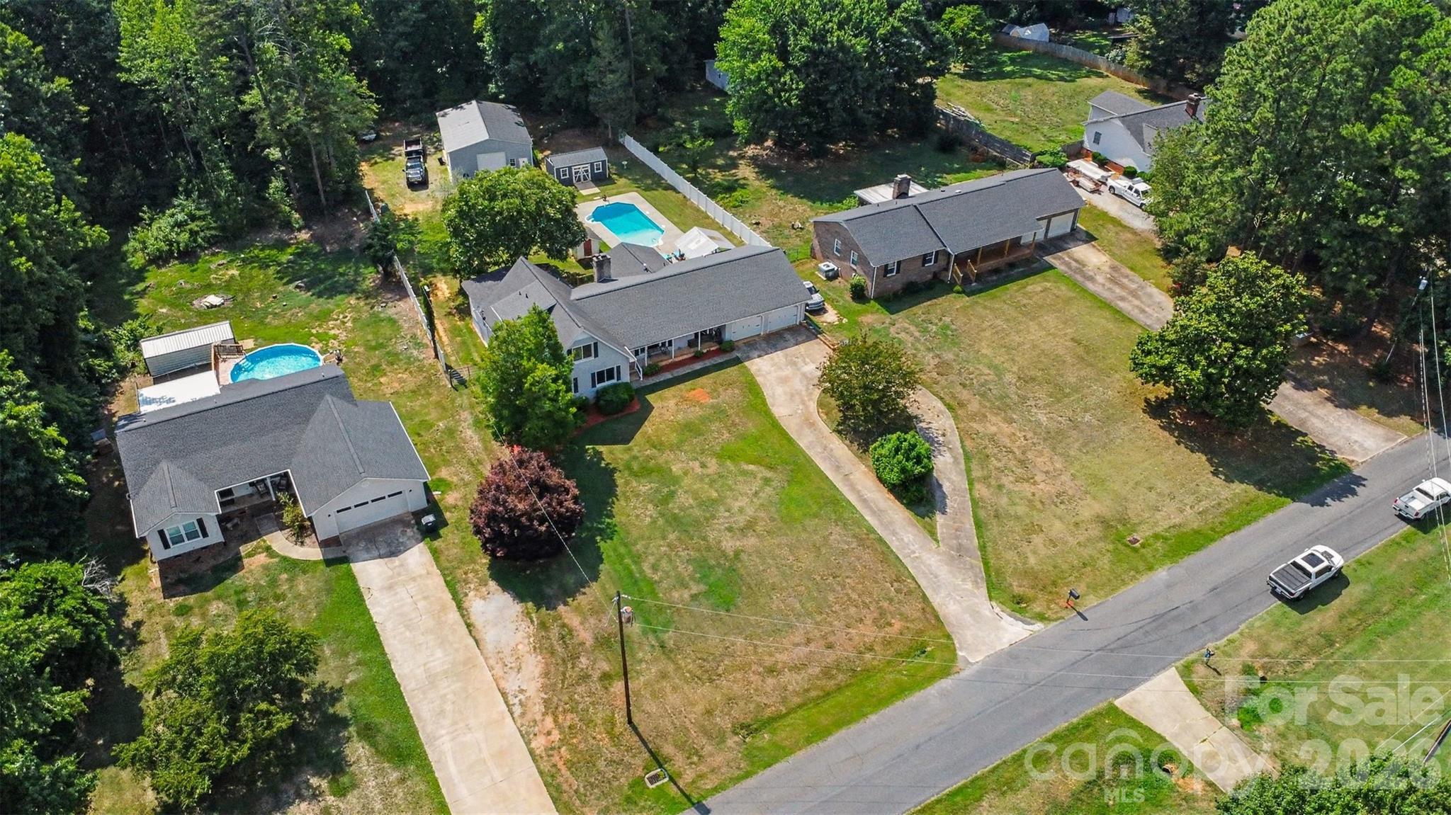 220 Roger Drive Property Photo 38