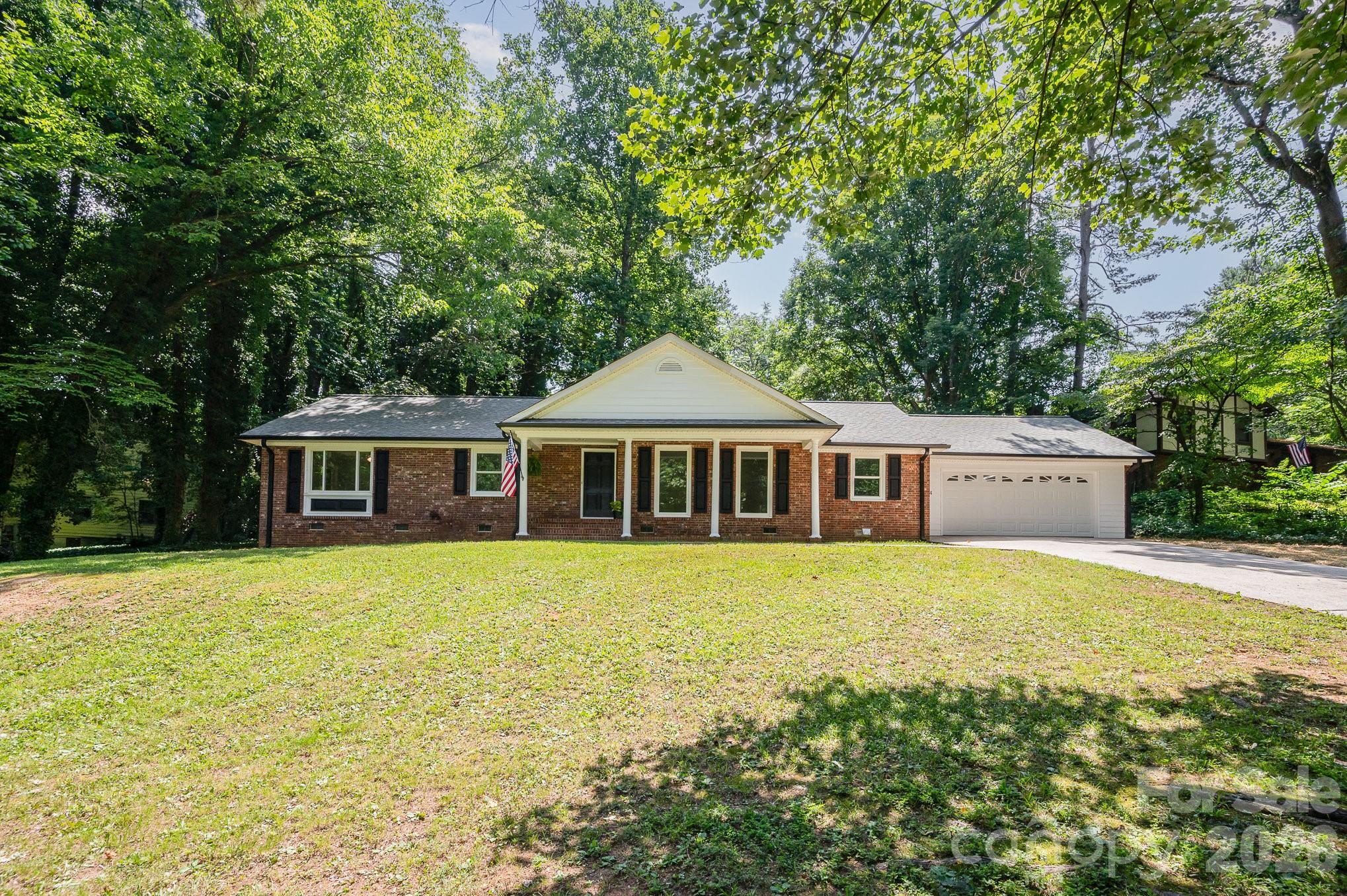 114 Elmwood Drive Property Photo 2