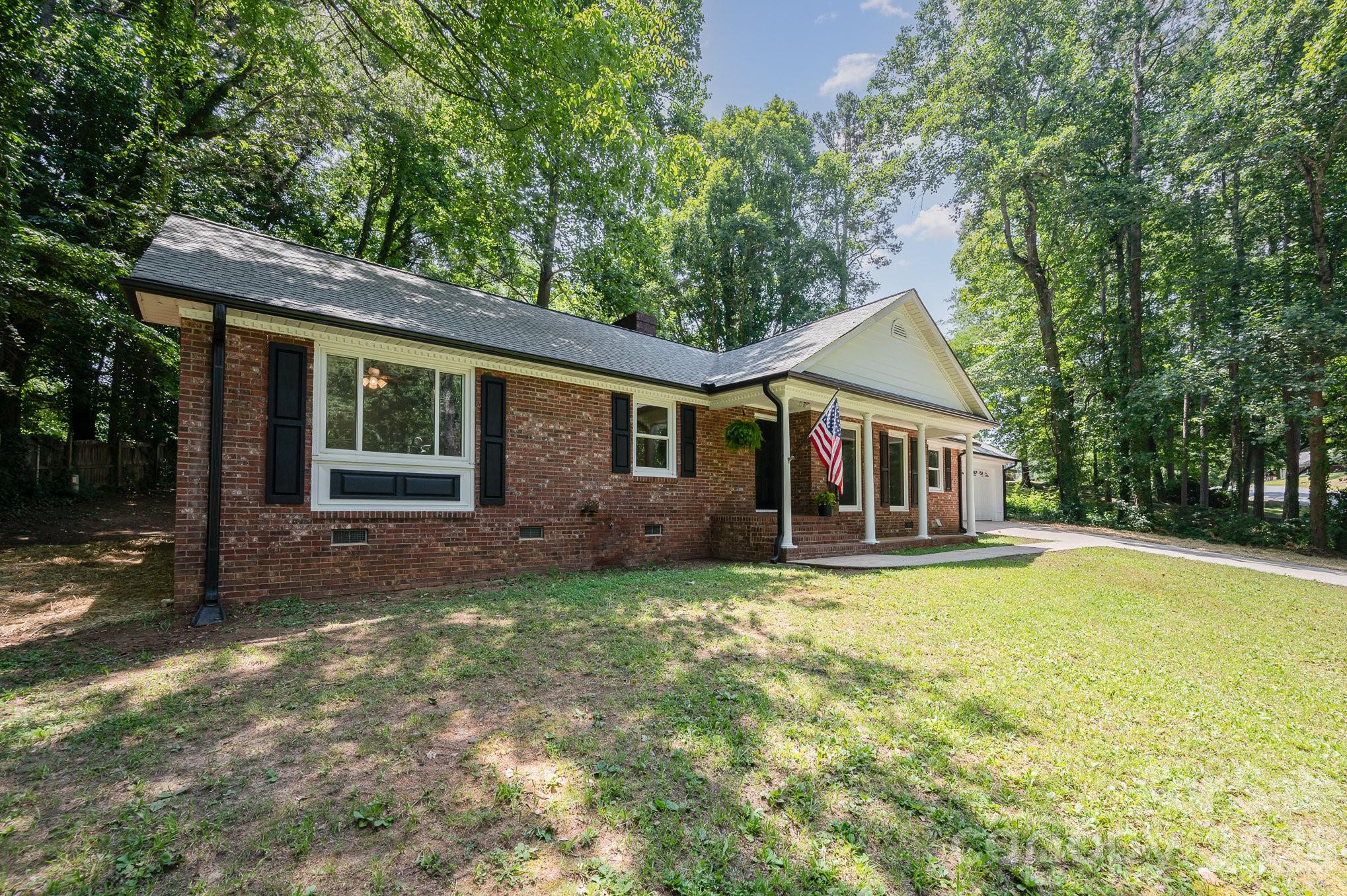 114 Elmwood Drive Property Photo 4