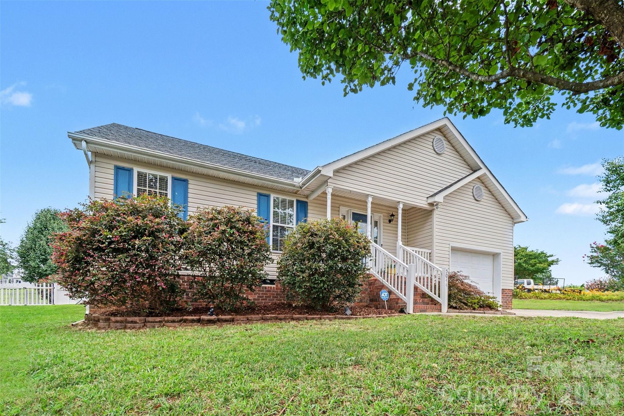 5044 Daffodil Lane Property Photo 4