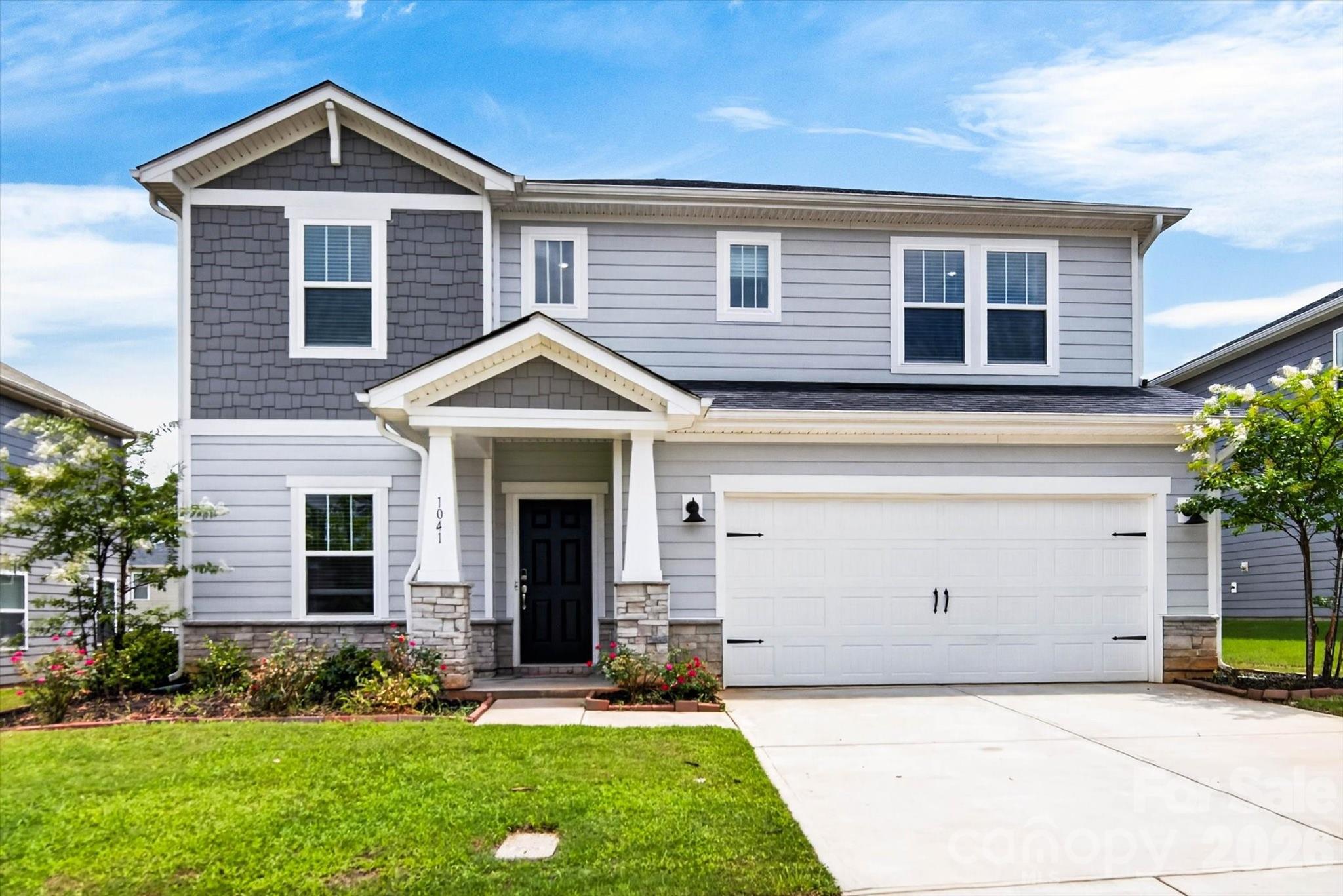1041 Red Apple Street Property Photo 1