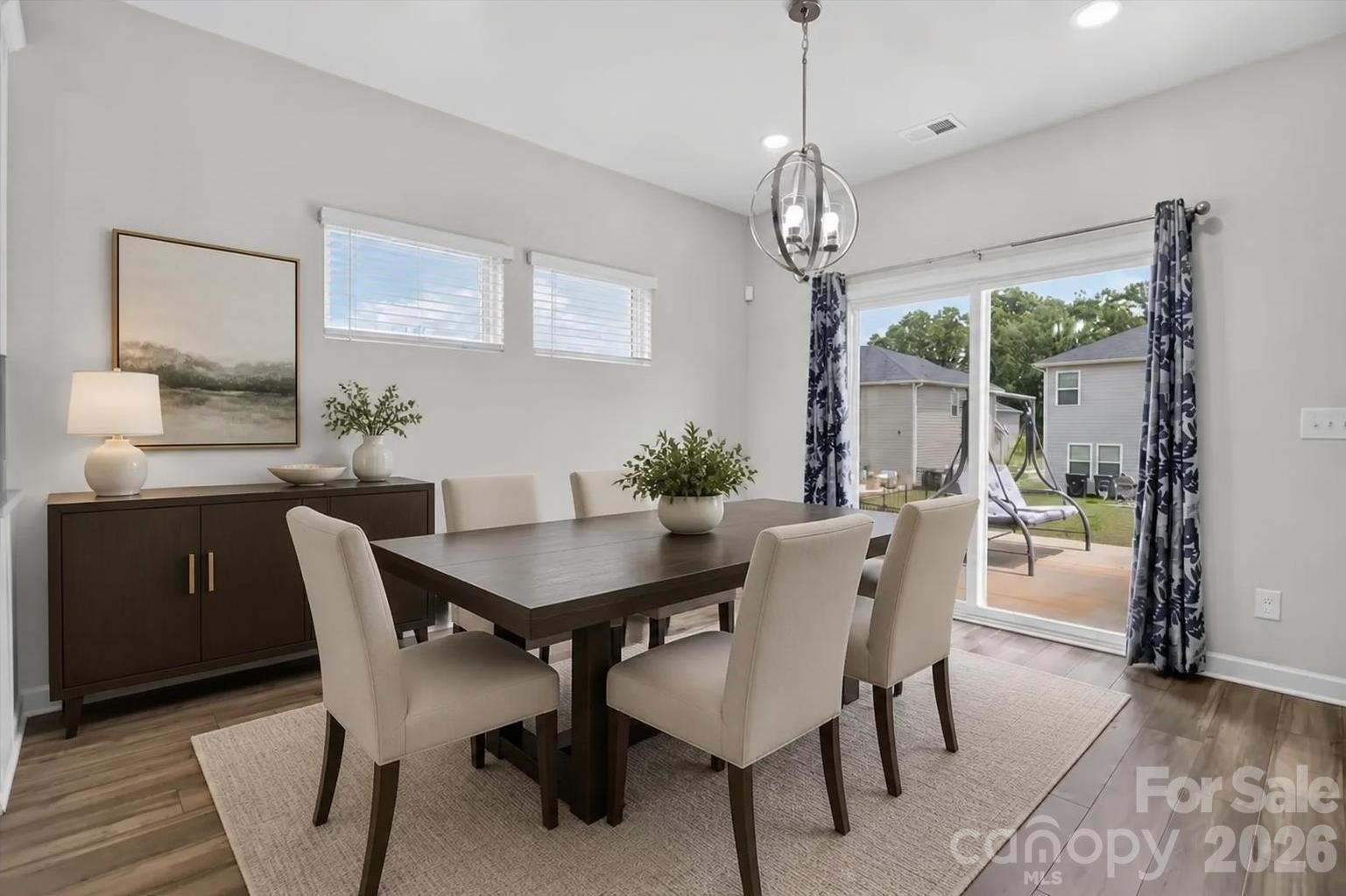 1041 Red Apple Street Property Photo 4