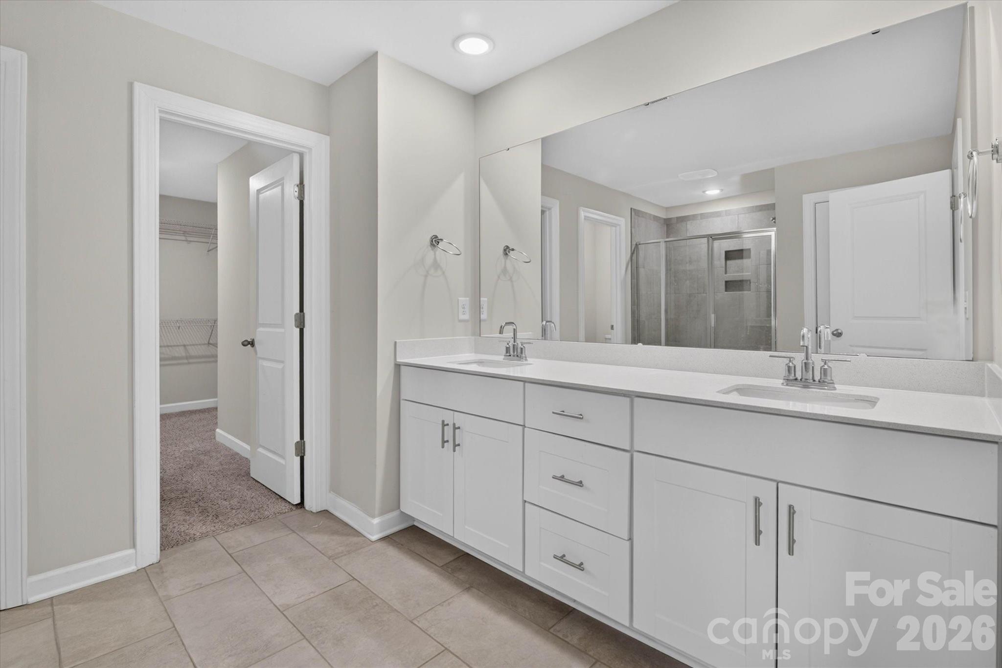 1041 Red Apple Street Property Photo 9