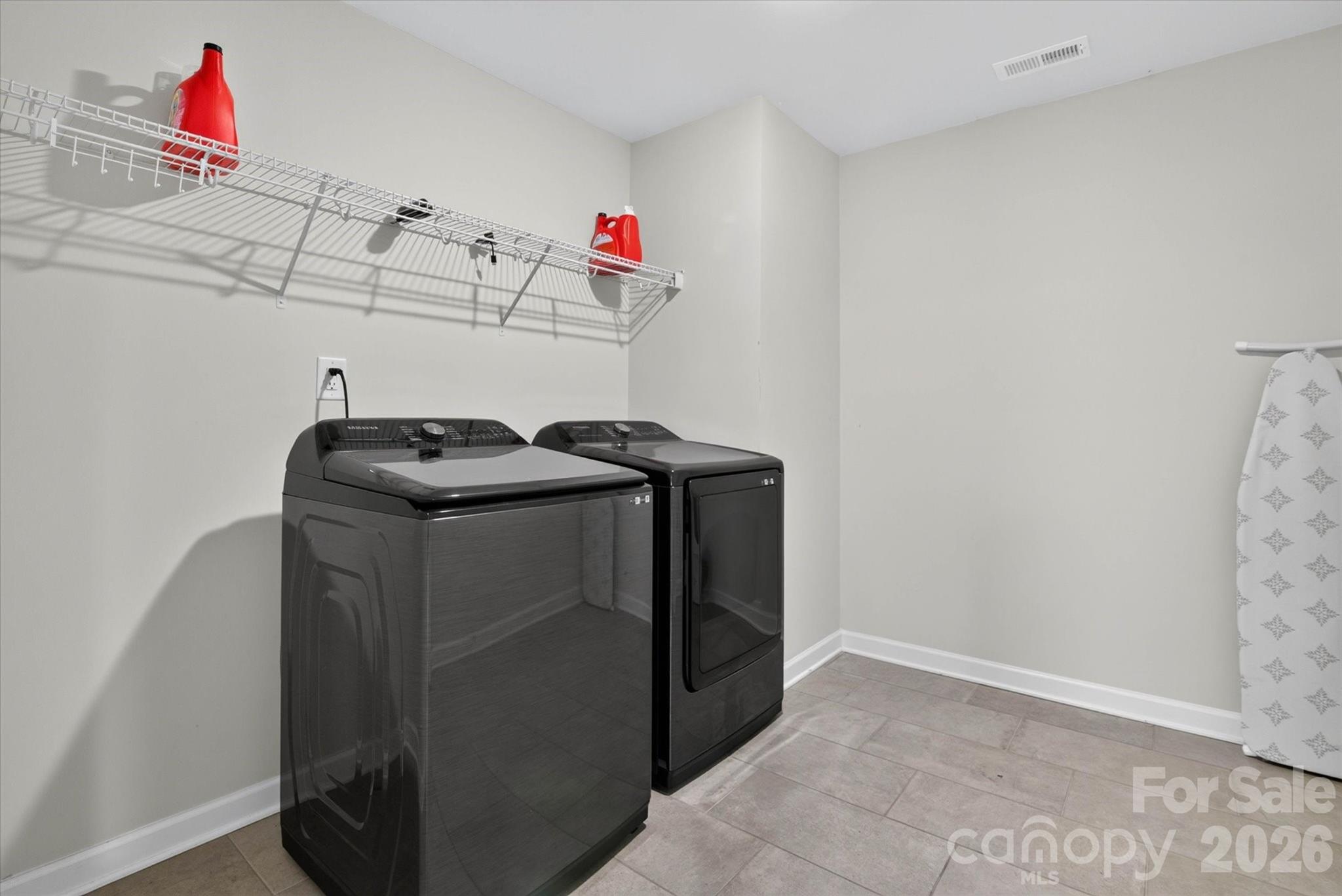 1041 Red Apple Street Property Photo 19