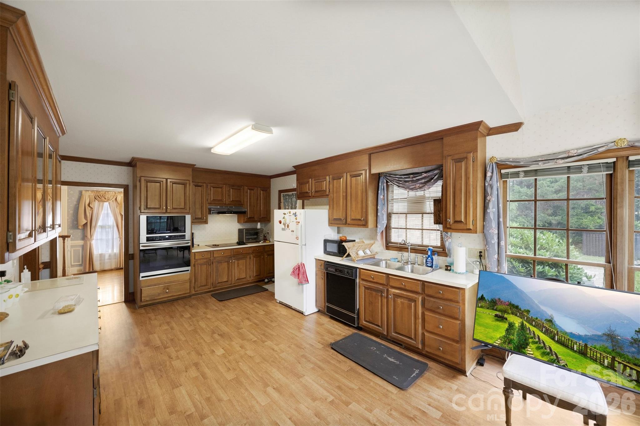 1568 Wheaton Way Property Photo 12