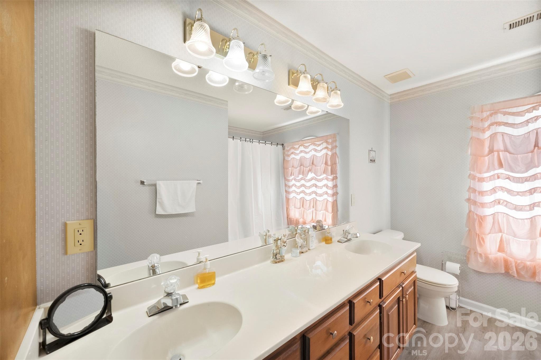 1568 Wheaton Way Property Photo 23