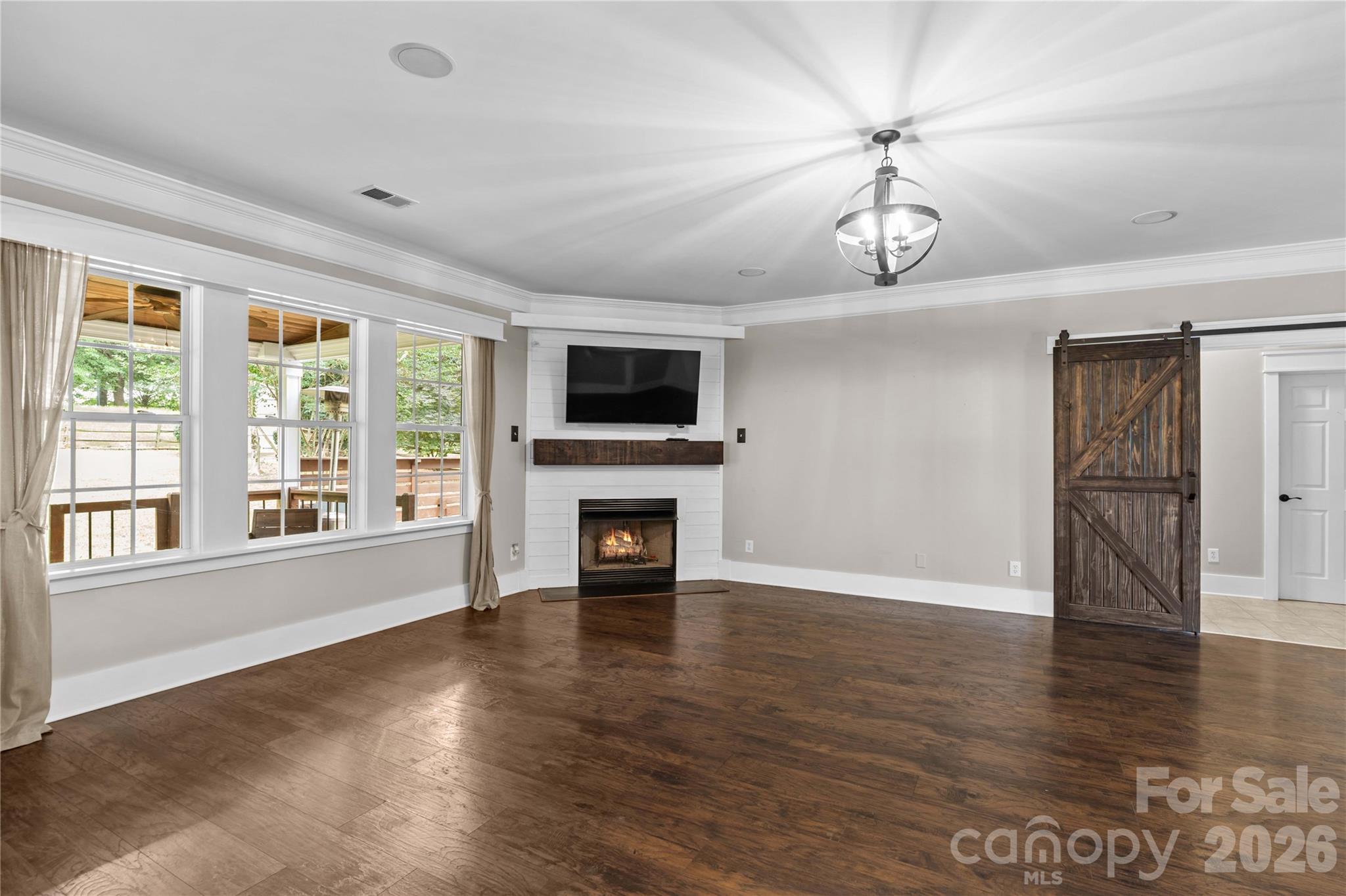 119 Middleton Place Property Photo 4