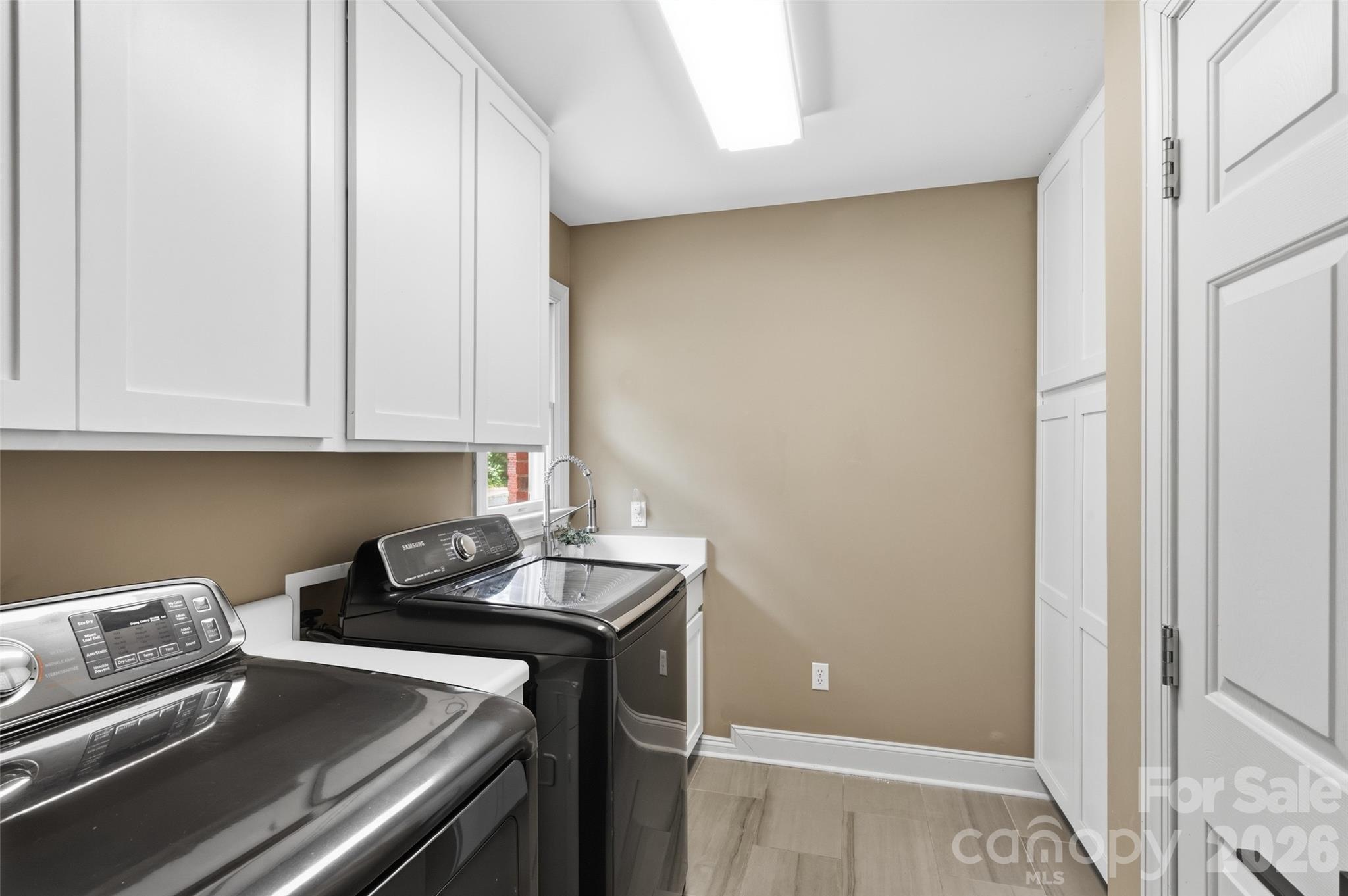 208 Kelly Court Property Photo 14