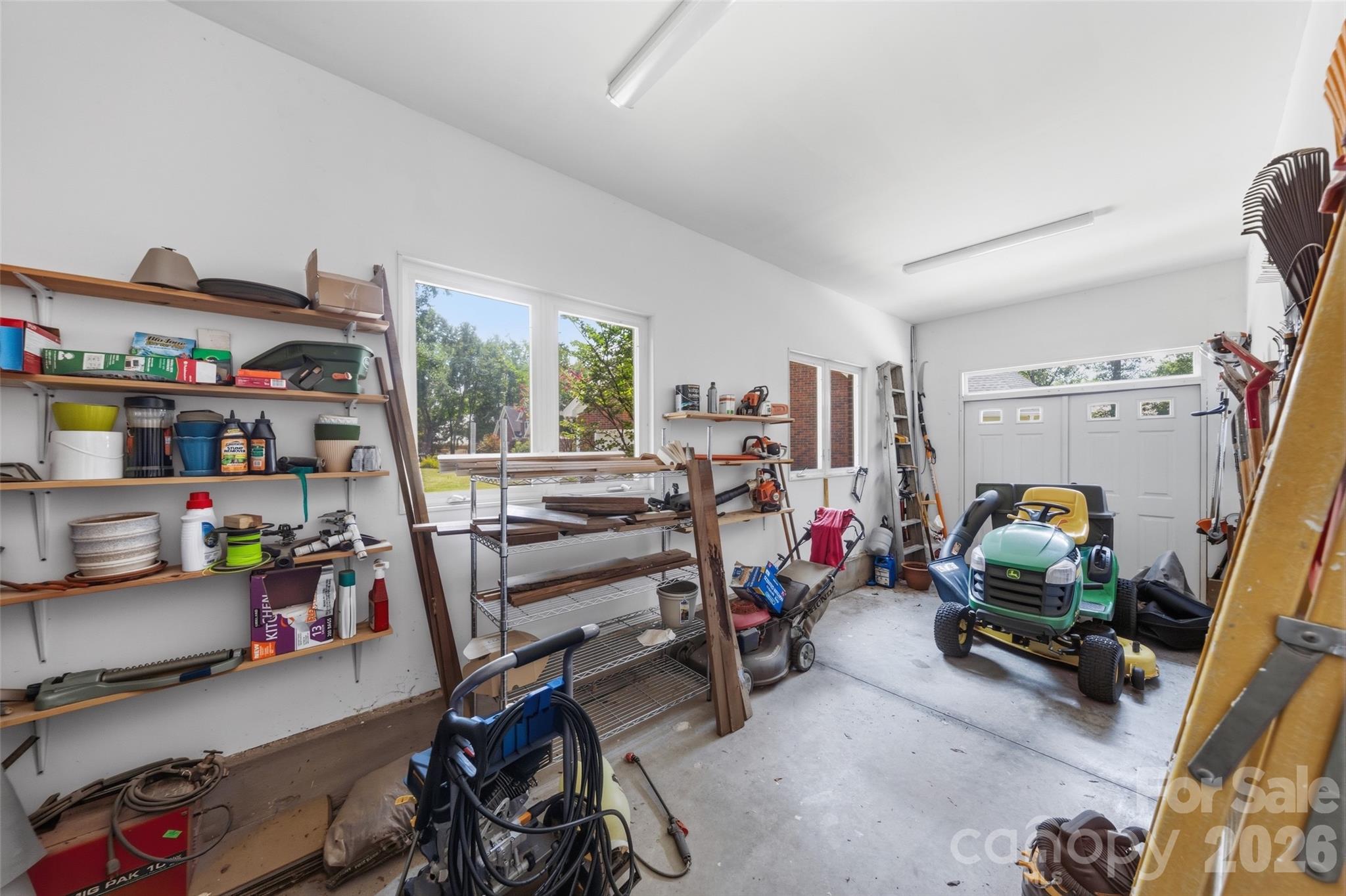 208 Kelly Court Property Photo 45
