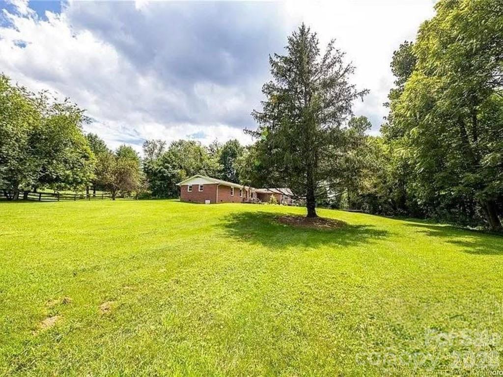 96 Rolling Hills Road Property Photo 2