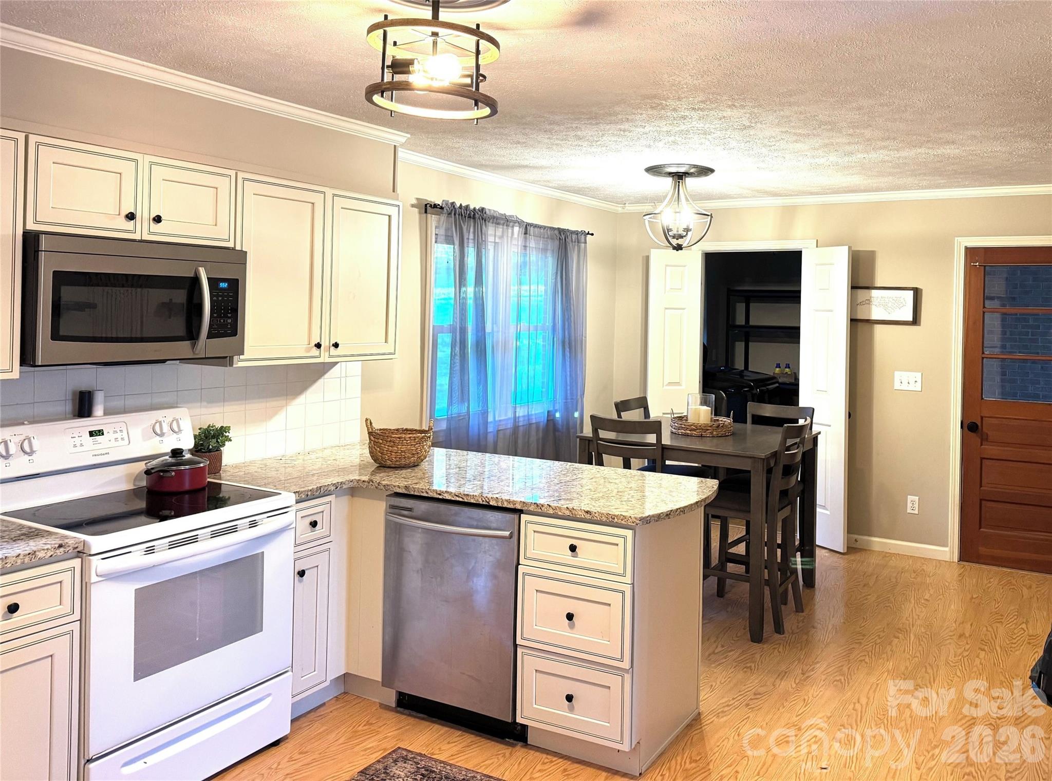 96 Rolling Hills Road Property Photo 6