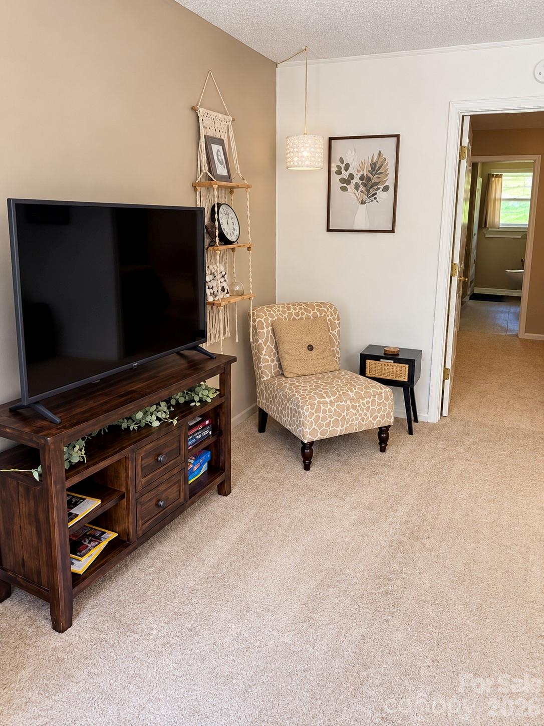 96 Rolling Hills Road Property Photo 12