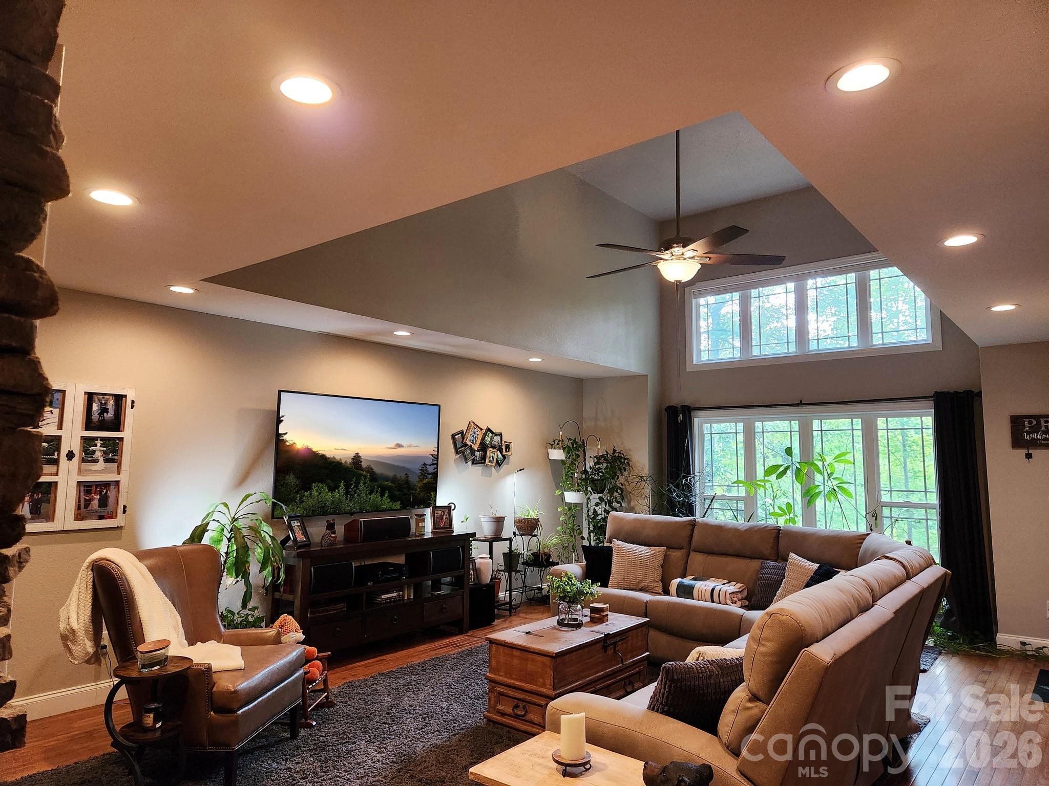 100 Hannah Drive Property Photo 1