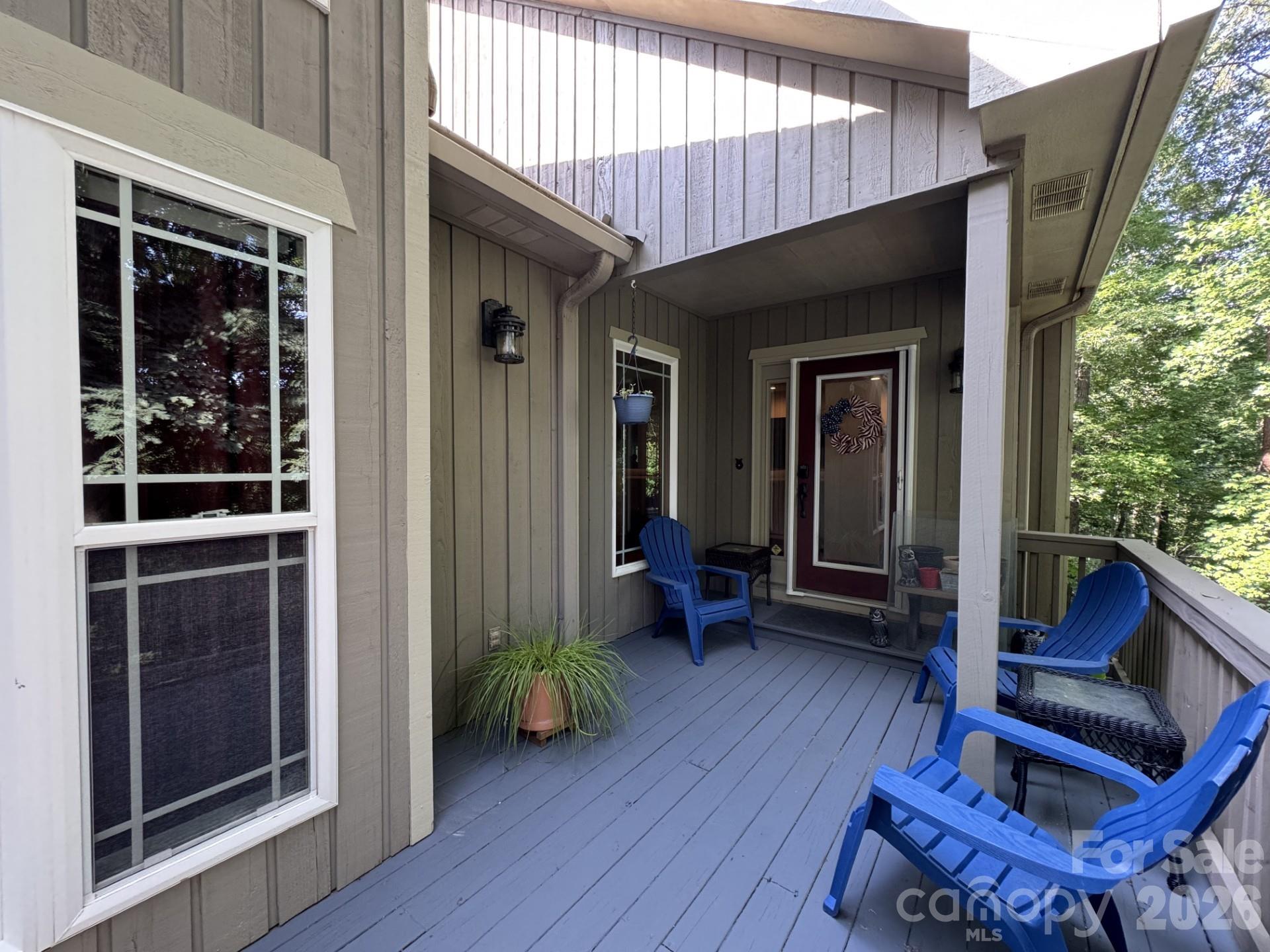 100 Hannah Drive Property Photo 3