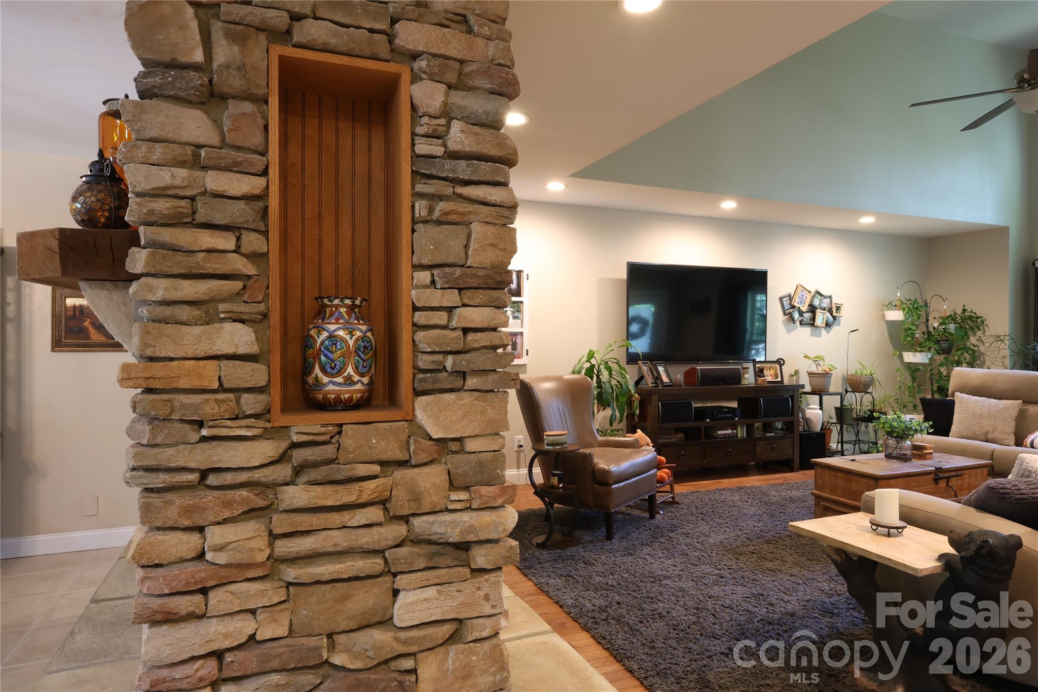 100 Hannah Drive Property Photo 15