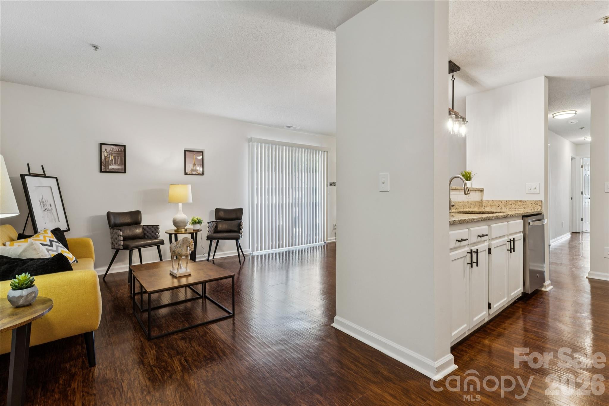1620 Arlyn Circle L Property Photo 1