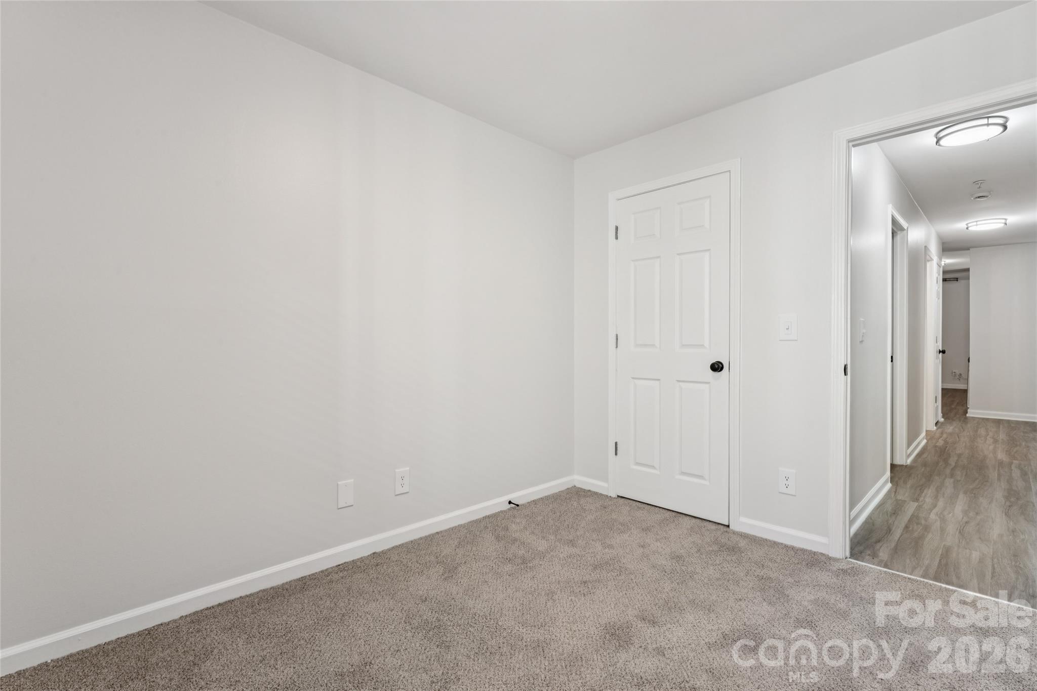 1638 Arlyn Circle G Property Photo 22