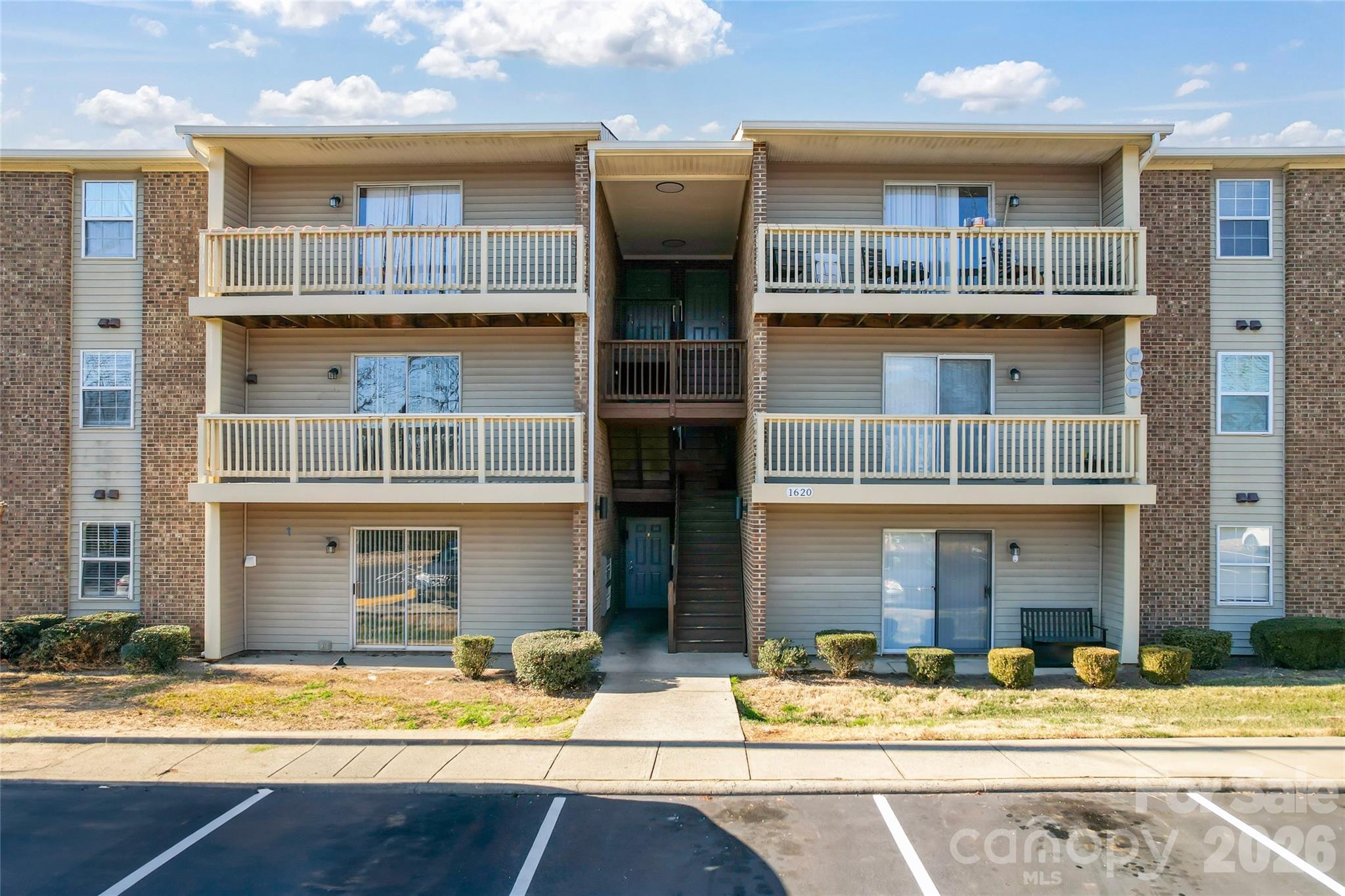 1638 Arlyn Circle G Property Photo 24