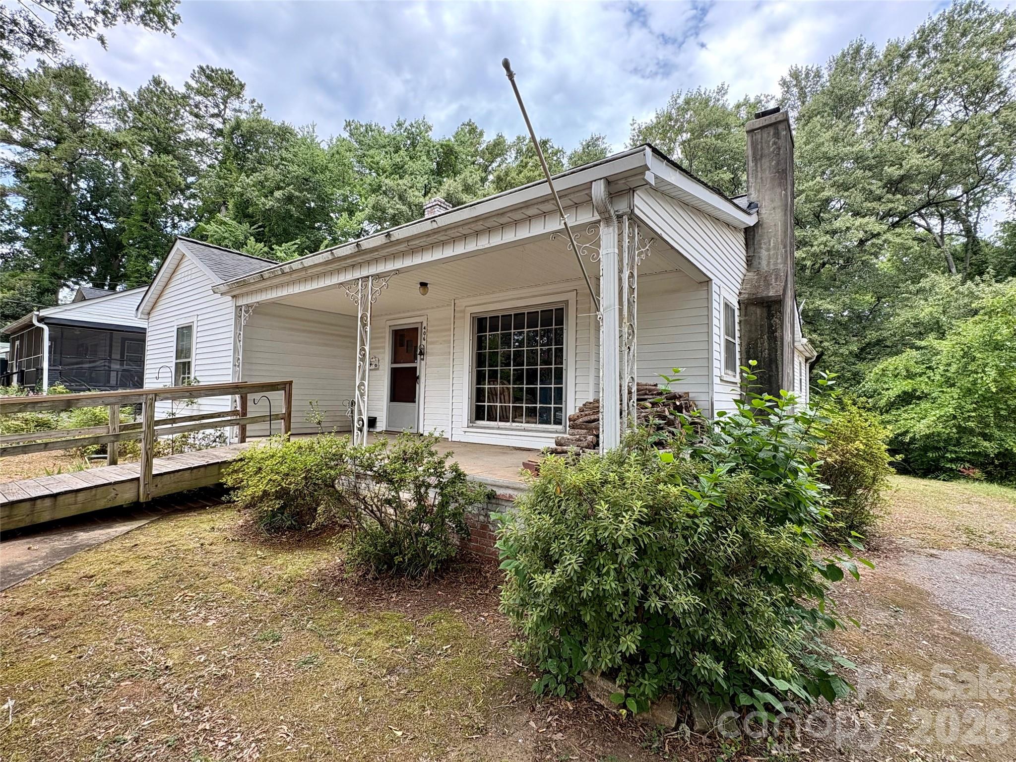 406 Circle Drive Property Photo 3