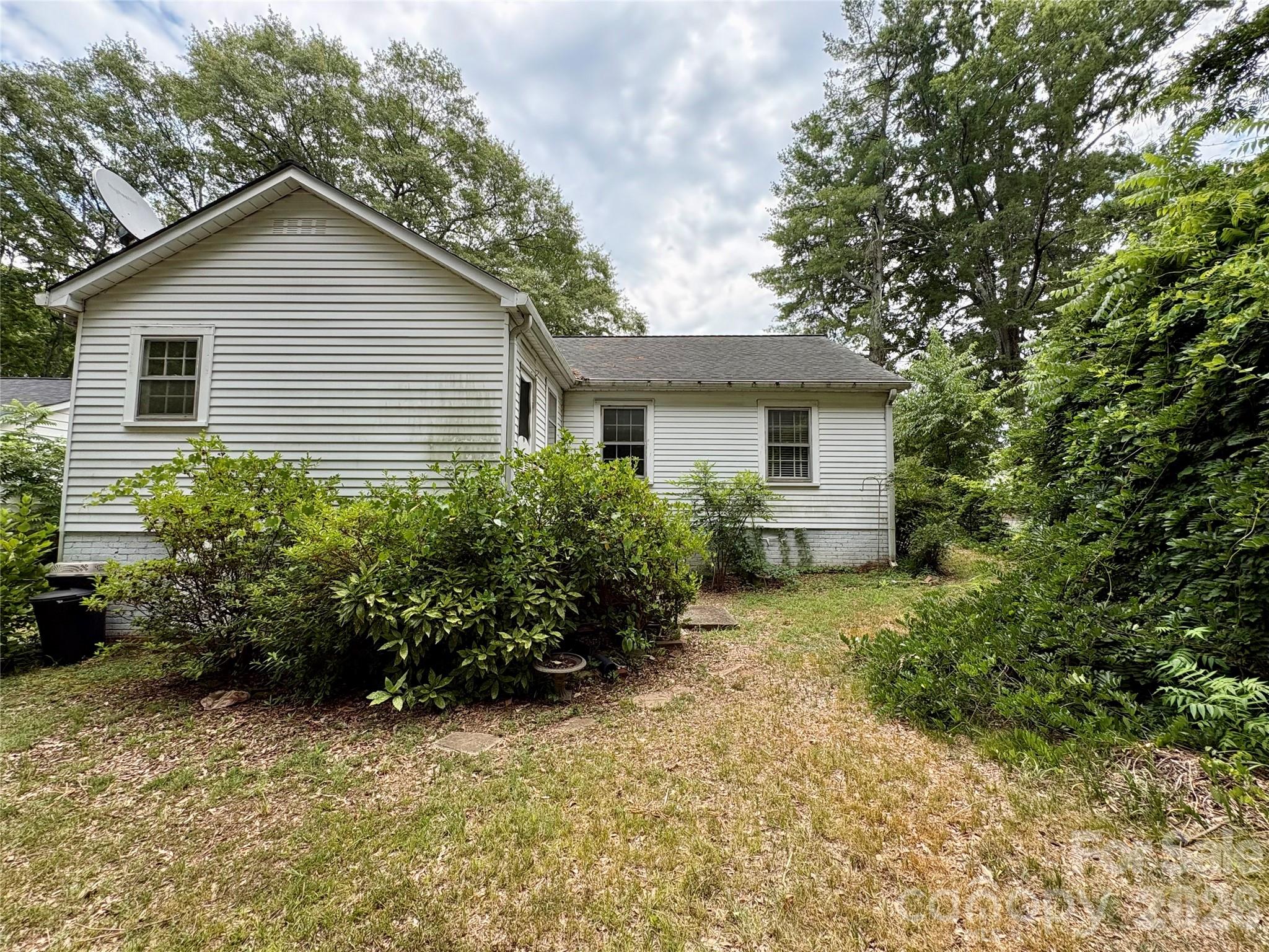 406 Circle Drive Property Photo 4