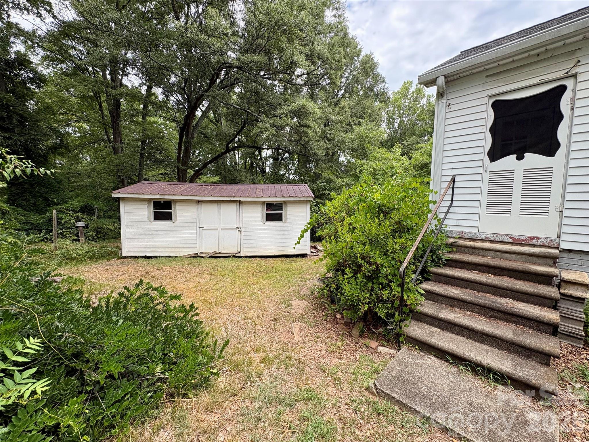 406 Circle Drive Property Photo 5