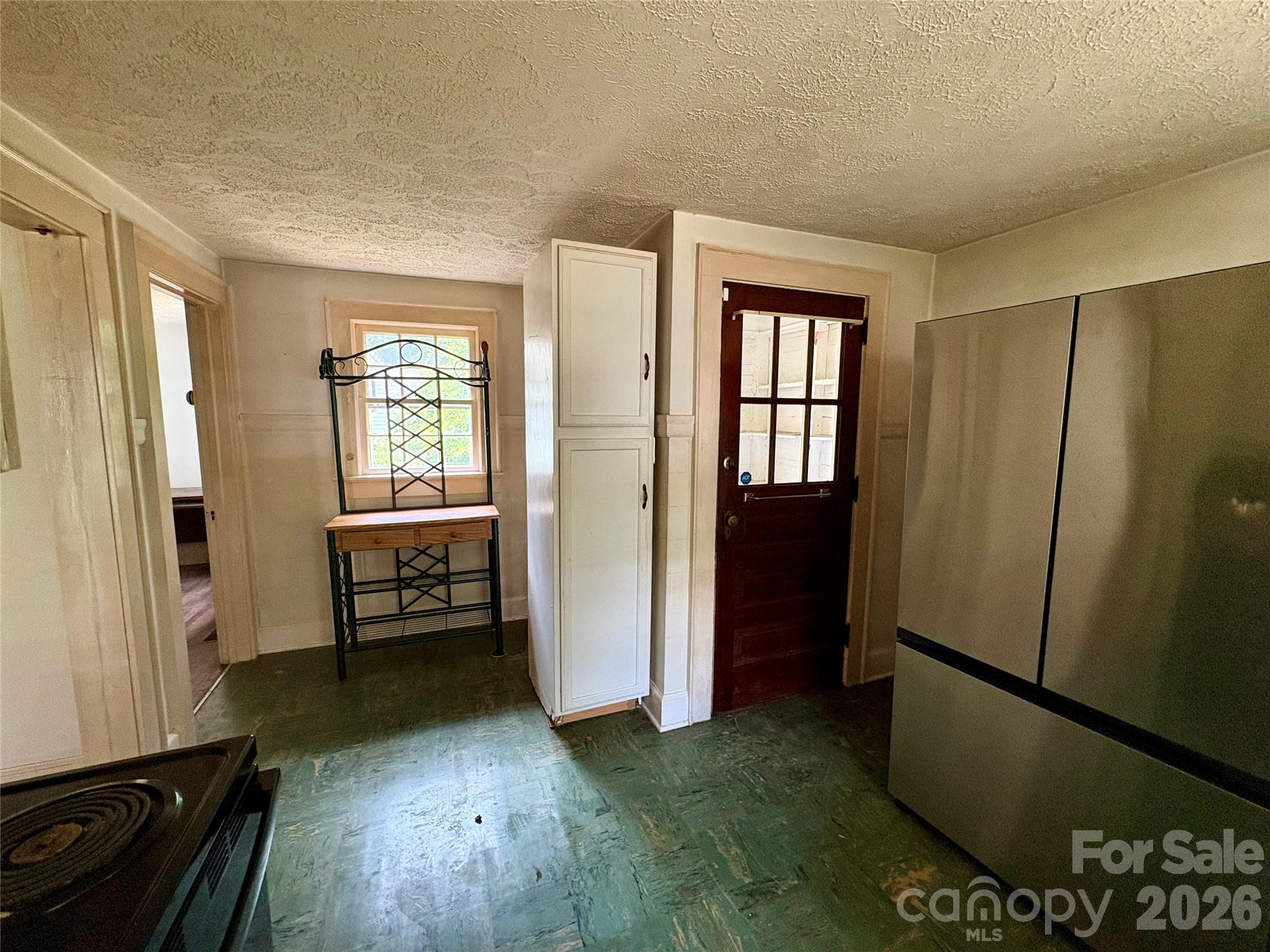 406 Circle Drive Property Photo 6