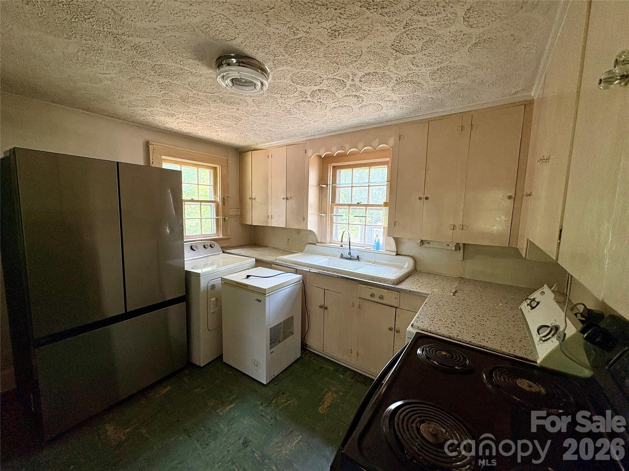 406 Circle Drive Property Photo 7