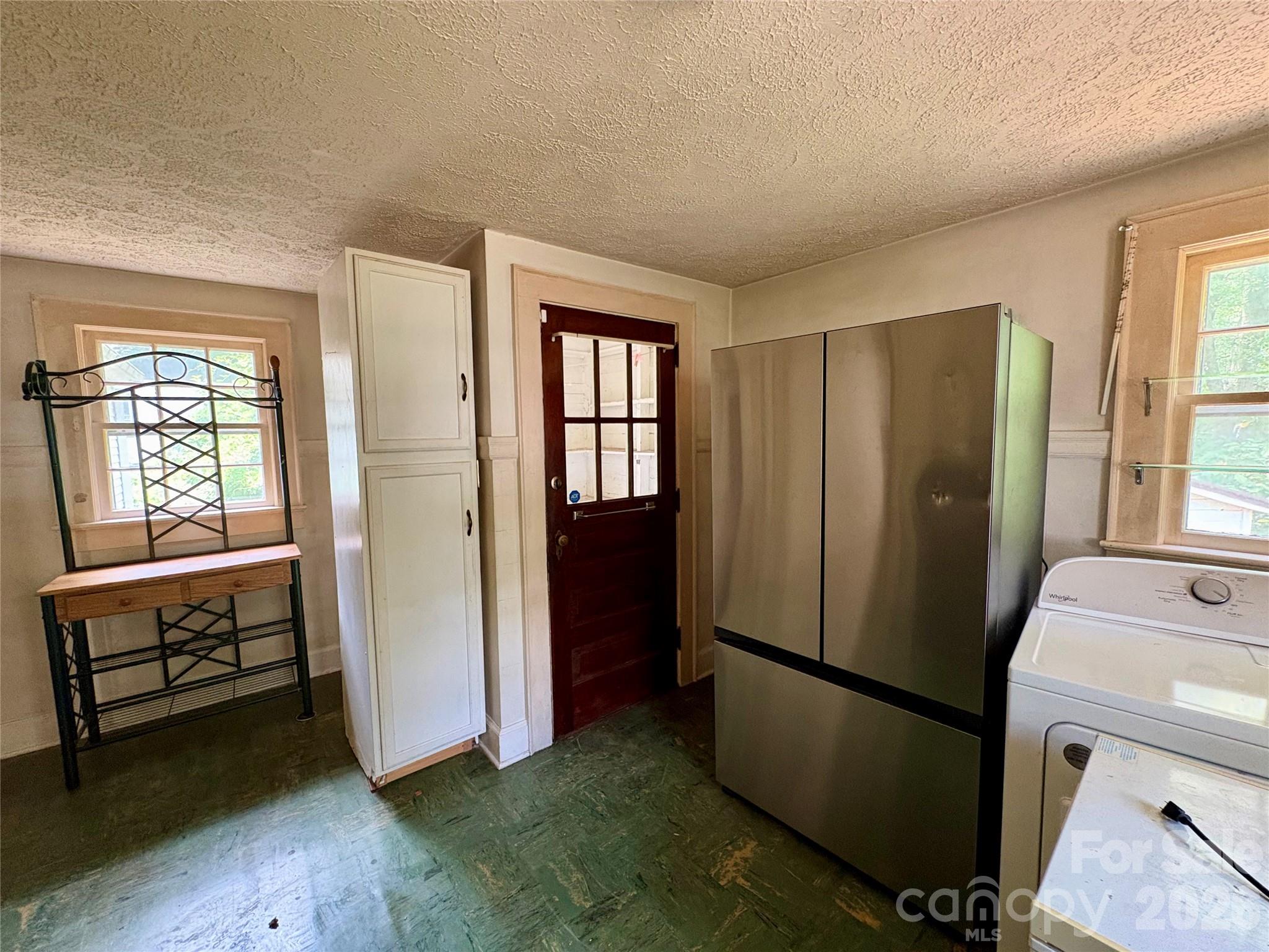 406 Circle Drive Property Photo 10