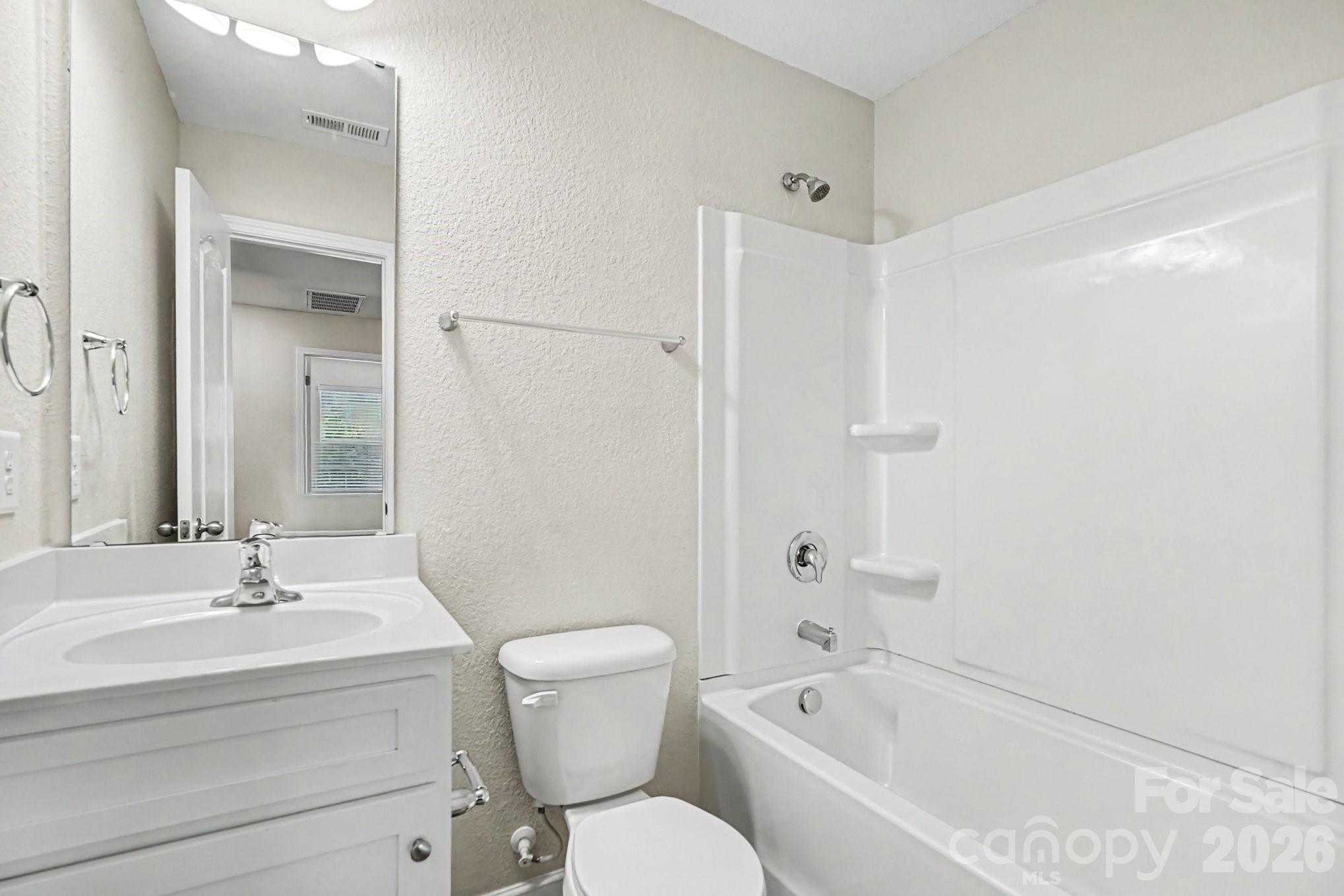 2240 Latimer Lane Property Photo 12