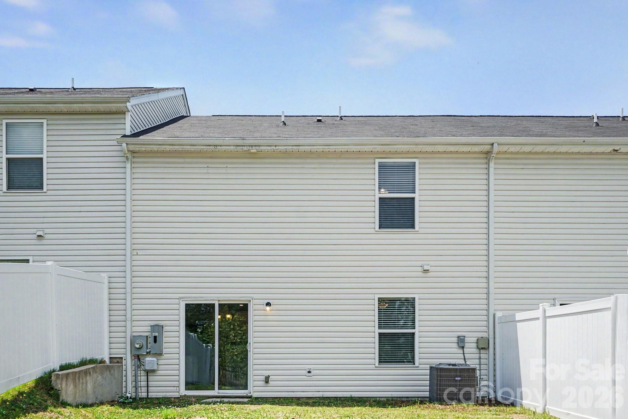 2240 Latimer Lane Property Photo 16