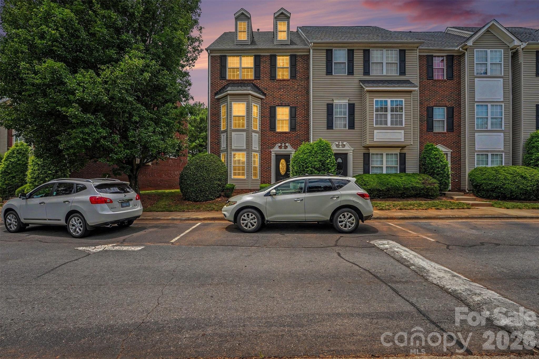 9866 Treeside Lane Property Photo 1