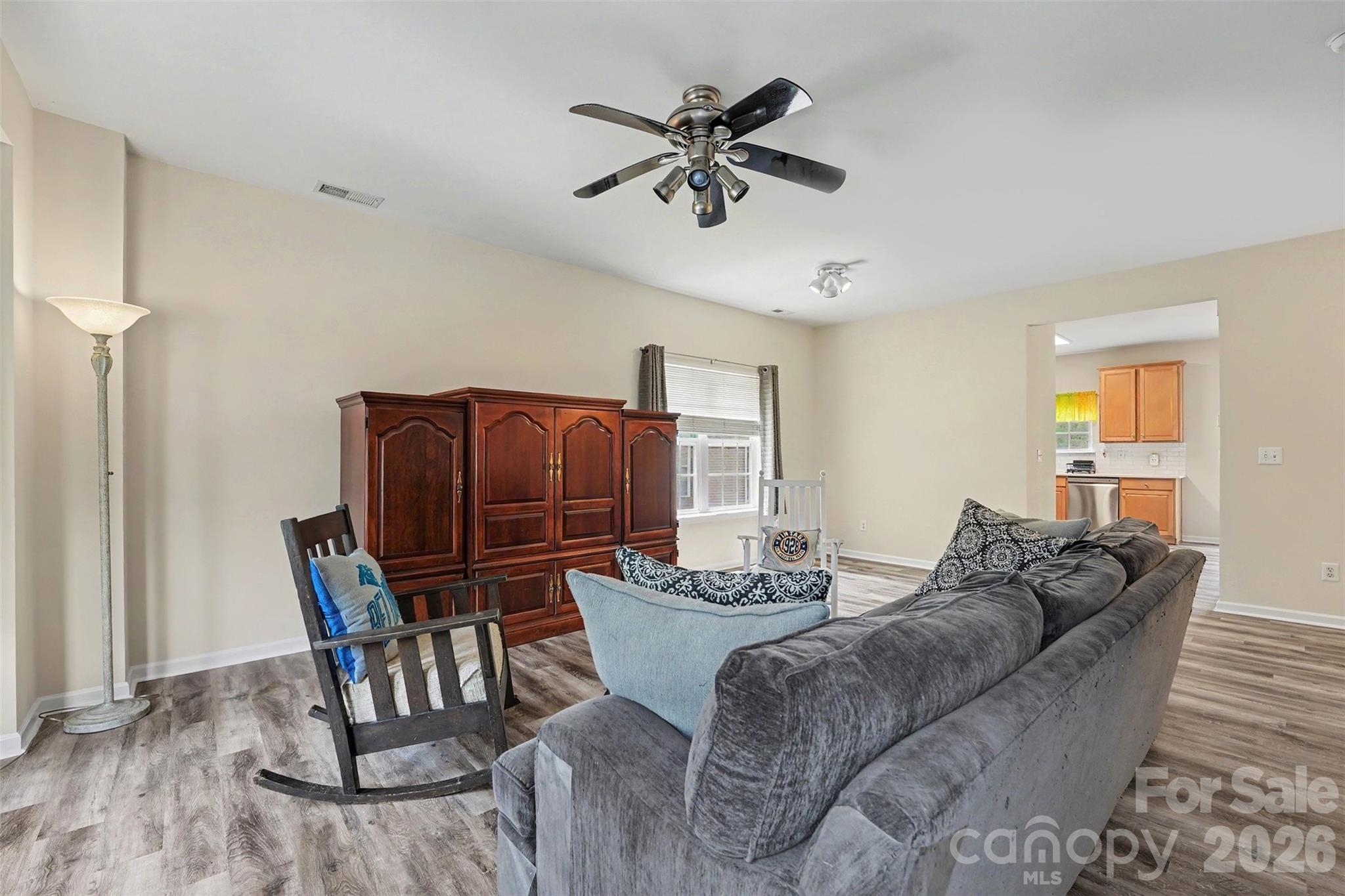 9866 Treeside Lane Property Photo 6