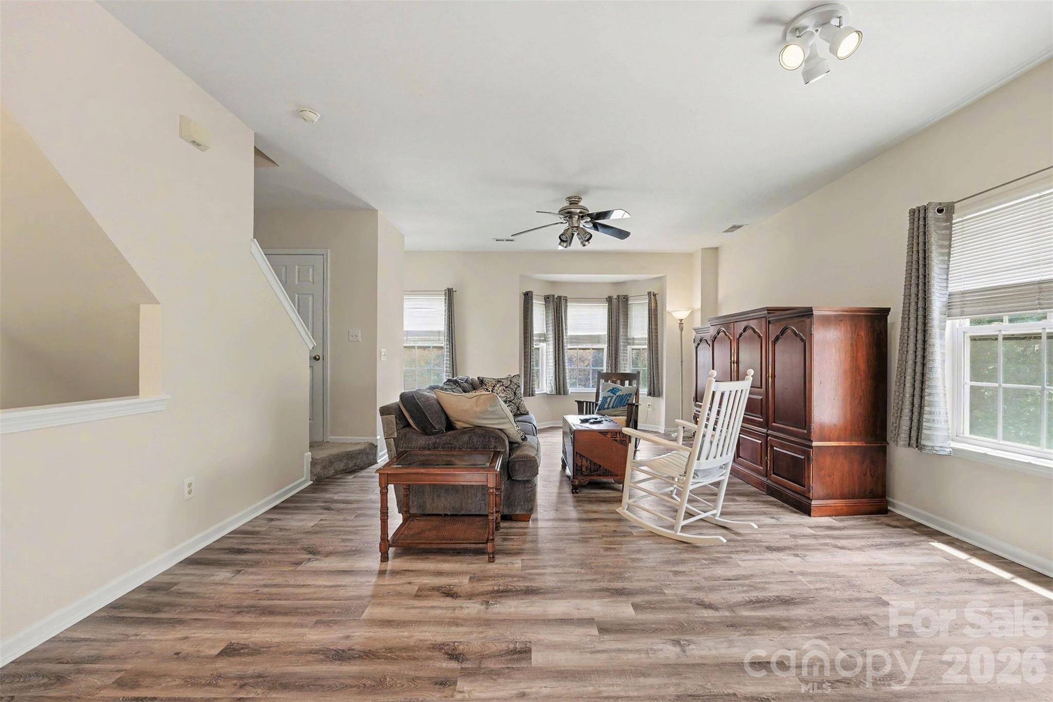 9866 Treeside Lane Property Photo 8