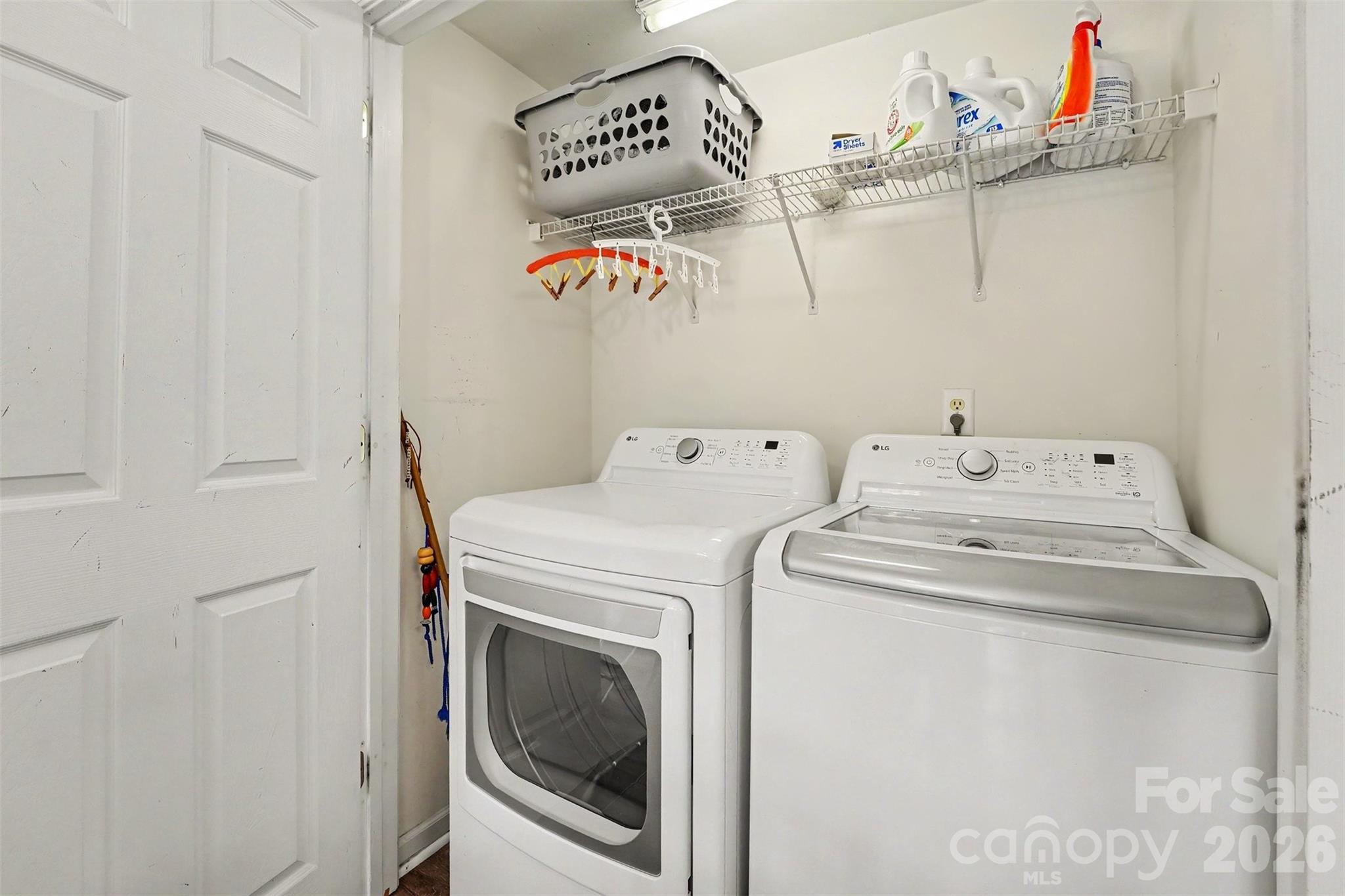 9866 Treeside Lane Property Photo 13