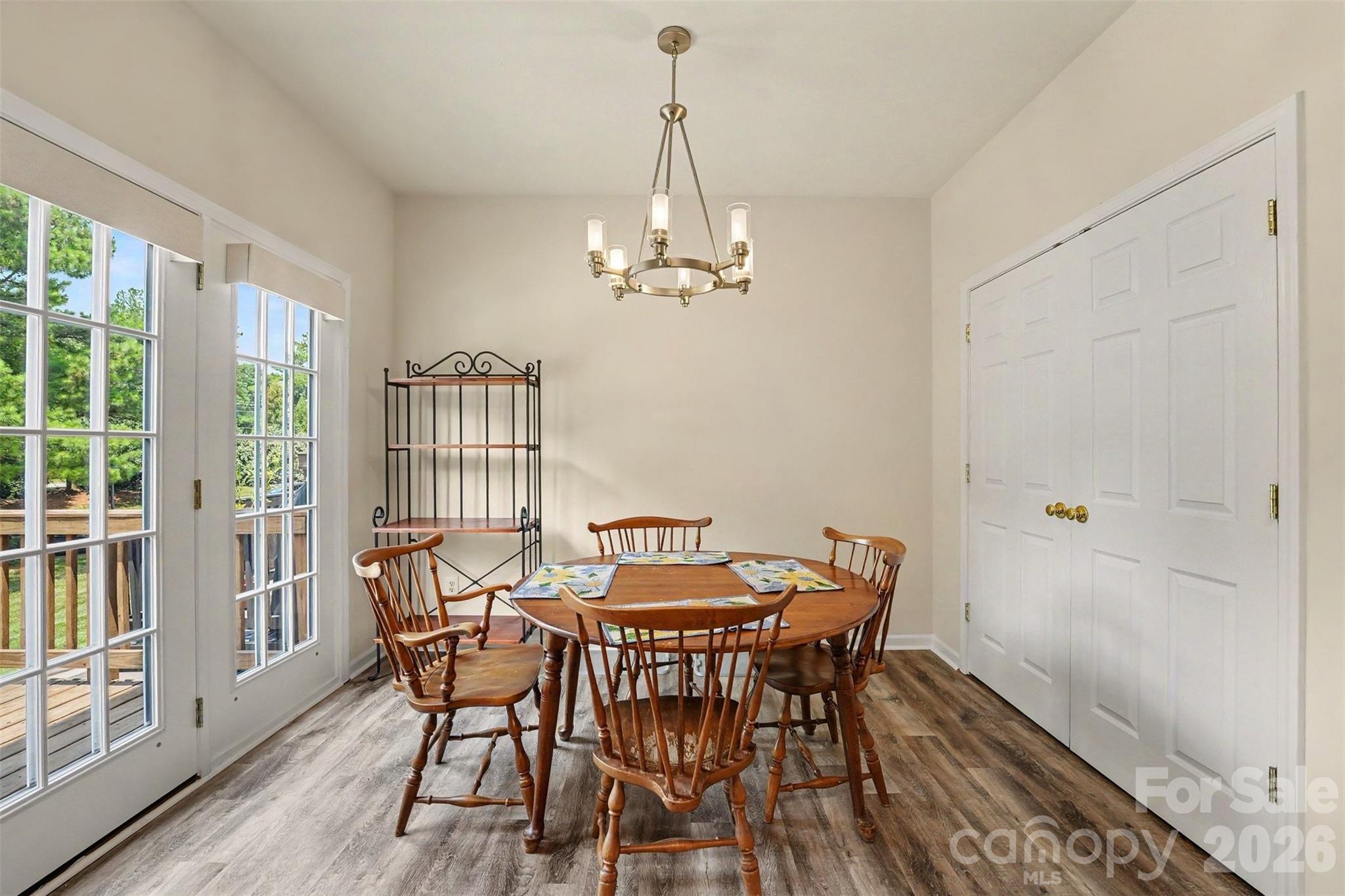 9866 Treeside Lane Property Photo 21