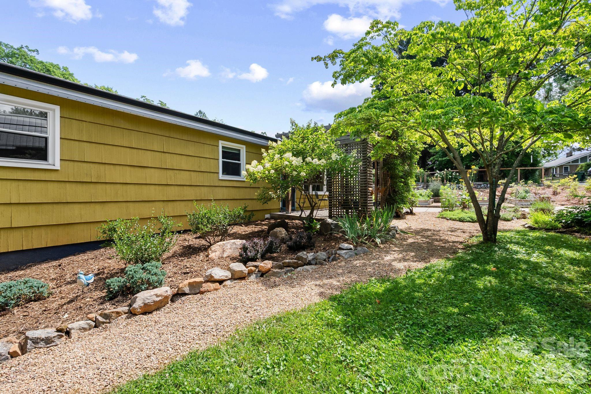321 Sulphur Springs Road Property Photo 5
