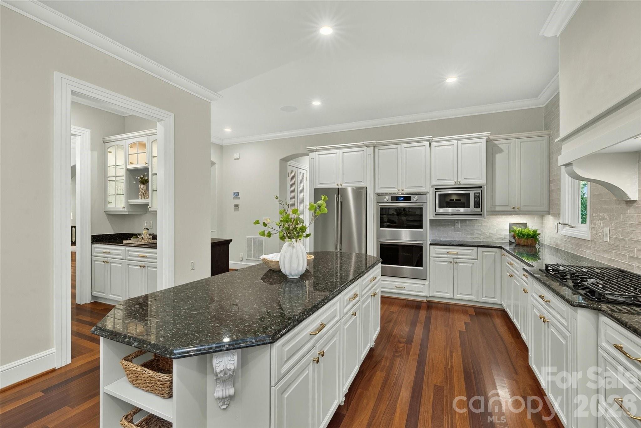 9117 Yellow Pine Court Property Photo 17