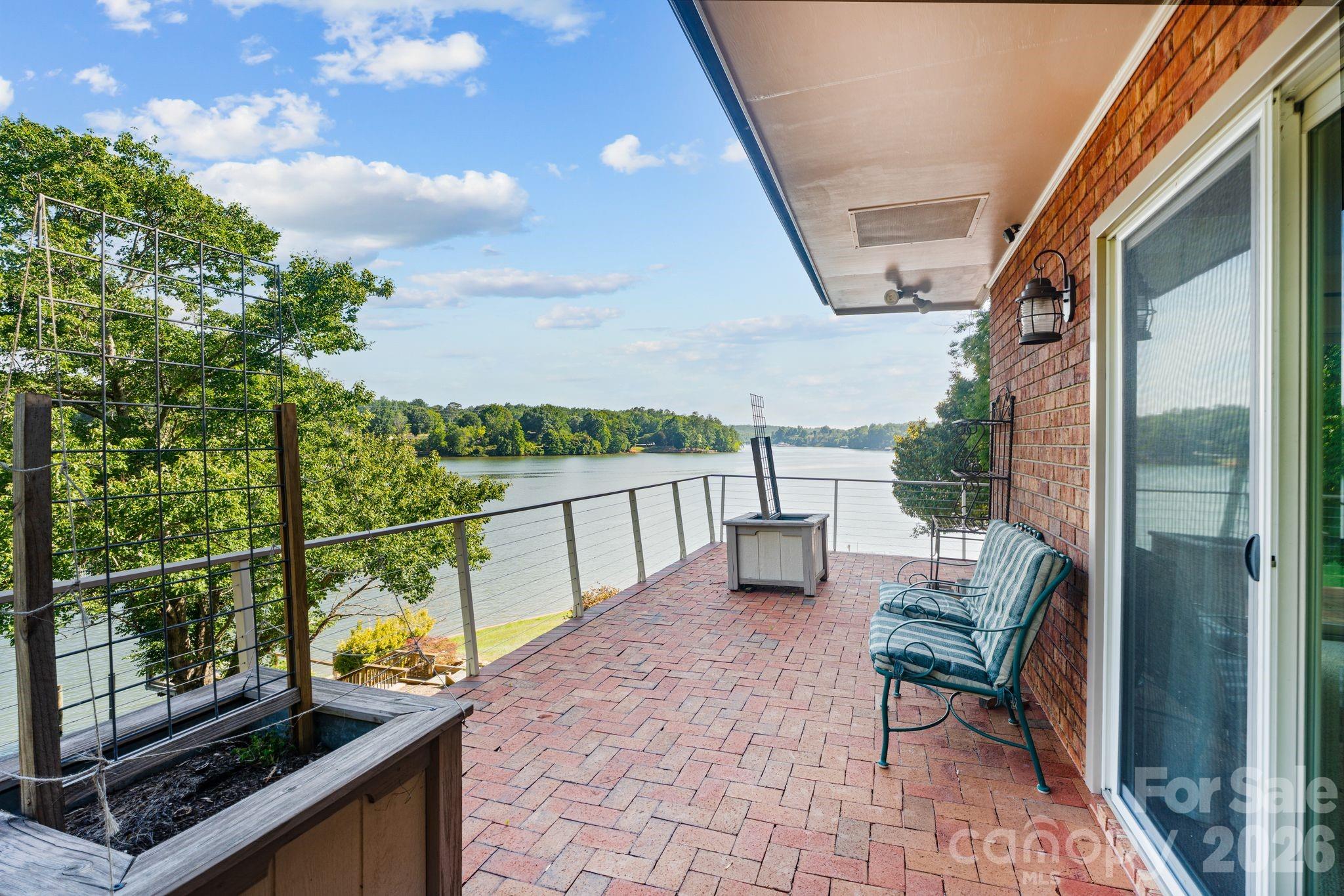 6296 Southlake Drive Property Photo 4