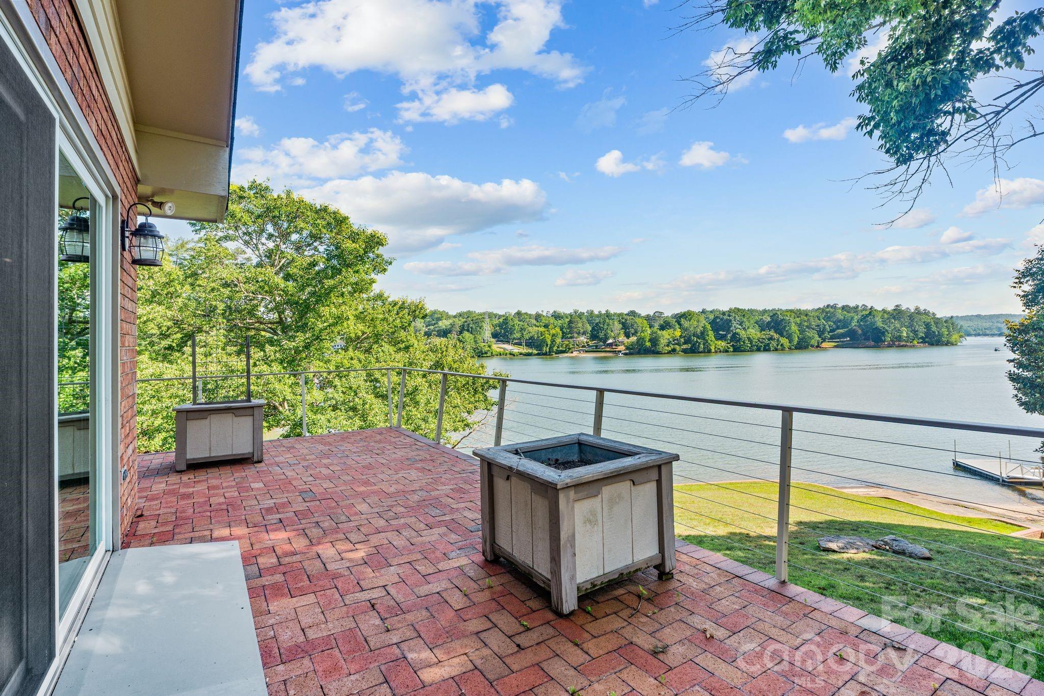 6296 Southlake Drive Property Photo 9