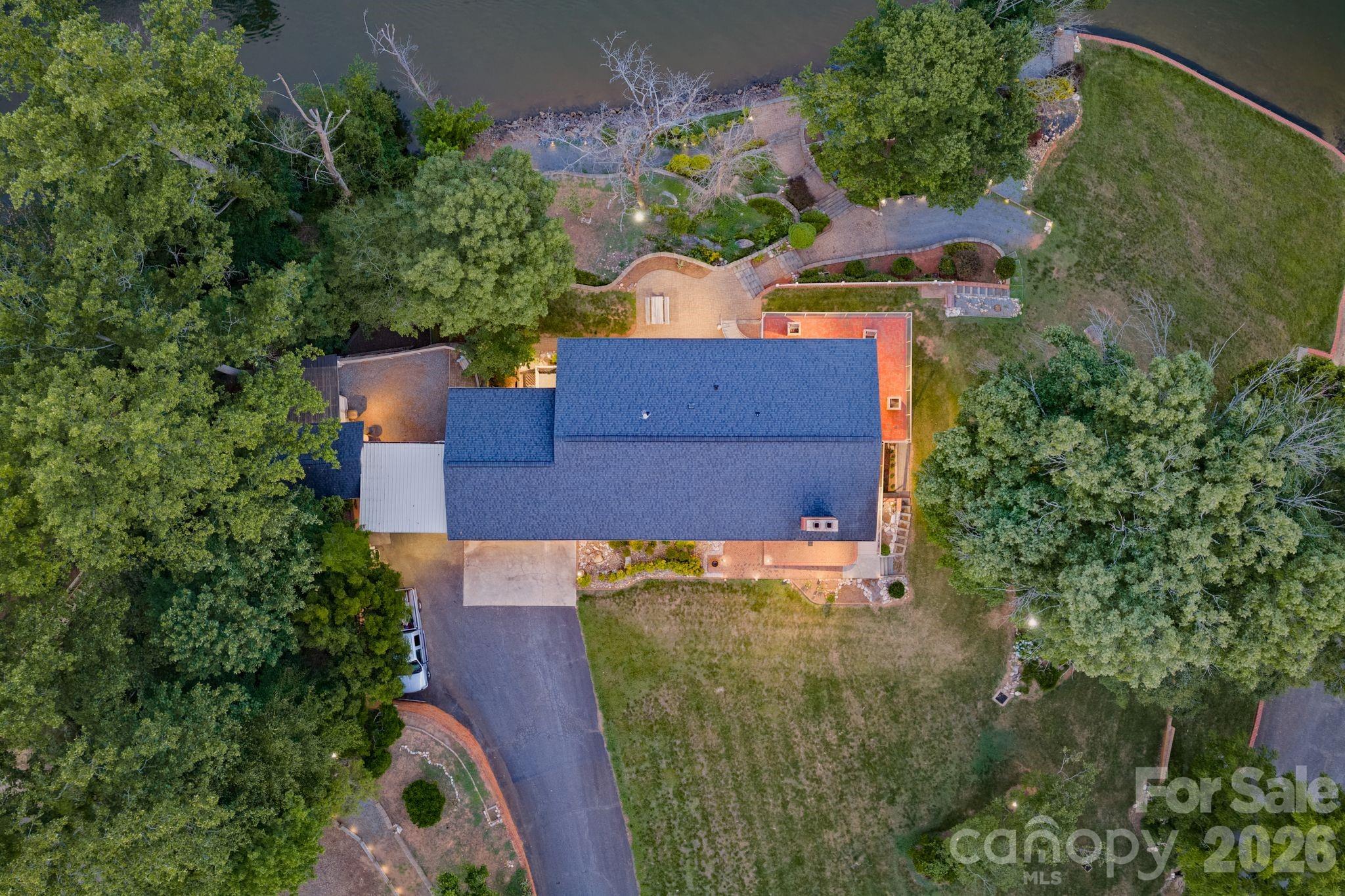 6296 Southlake Drive Property Photo 14
