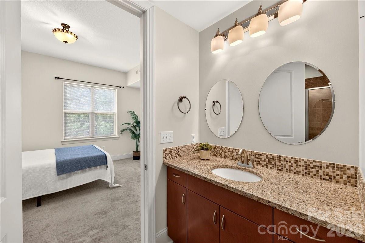 4625 Piedmont Row Drive 316 Property Photo 12