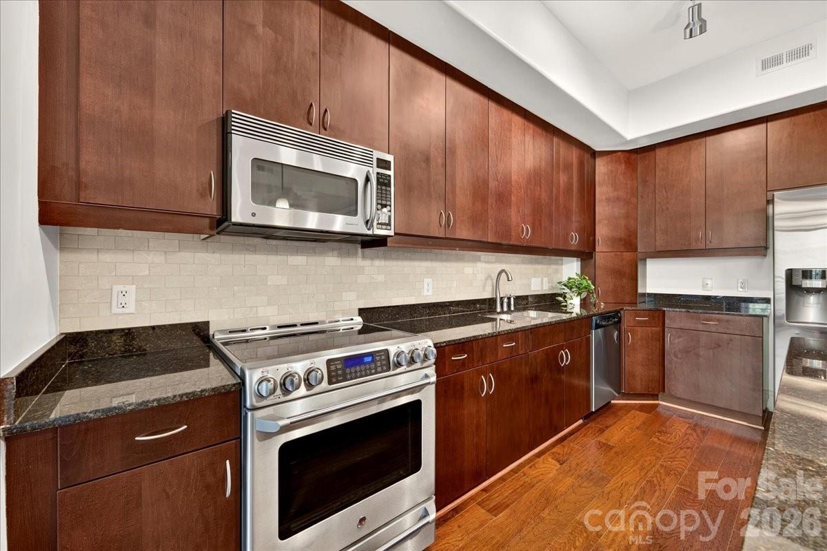 4625 Piedmont Row Drive 316 Property Photo 18