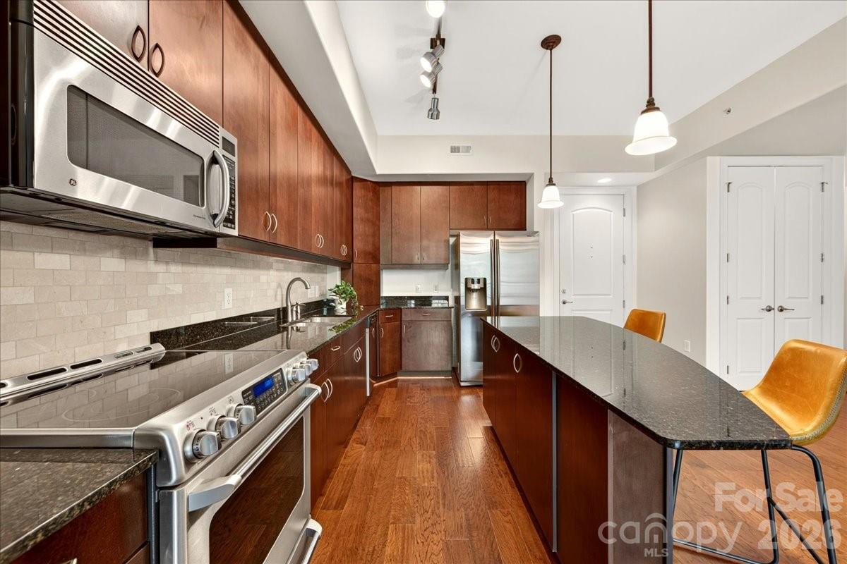 4625 Piedmont Row Drive 316 Property Photo 19
