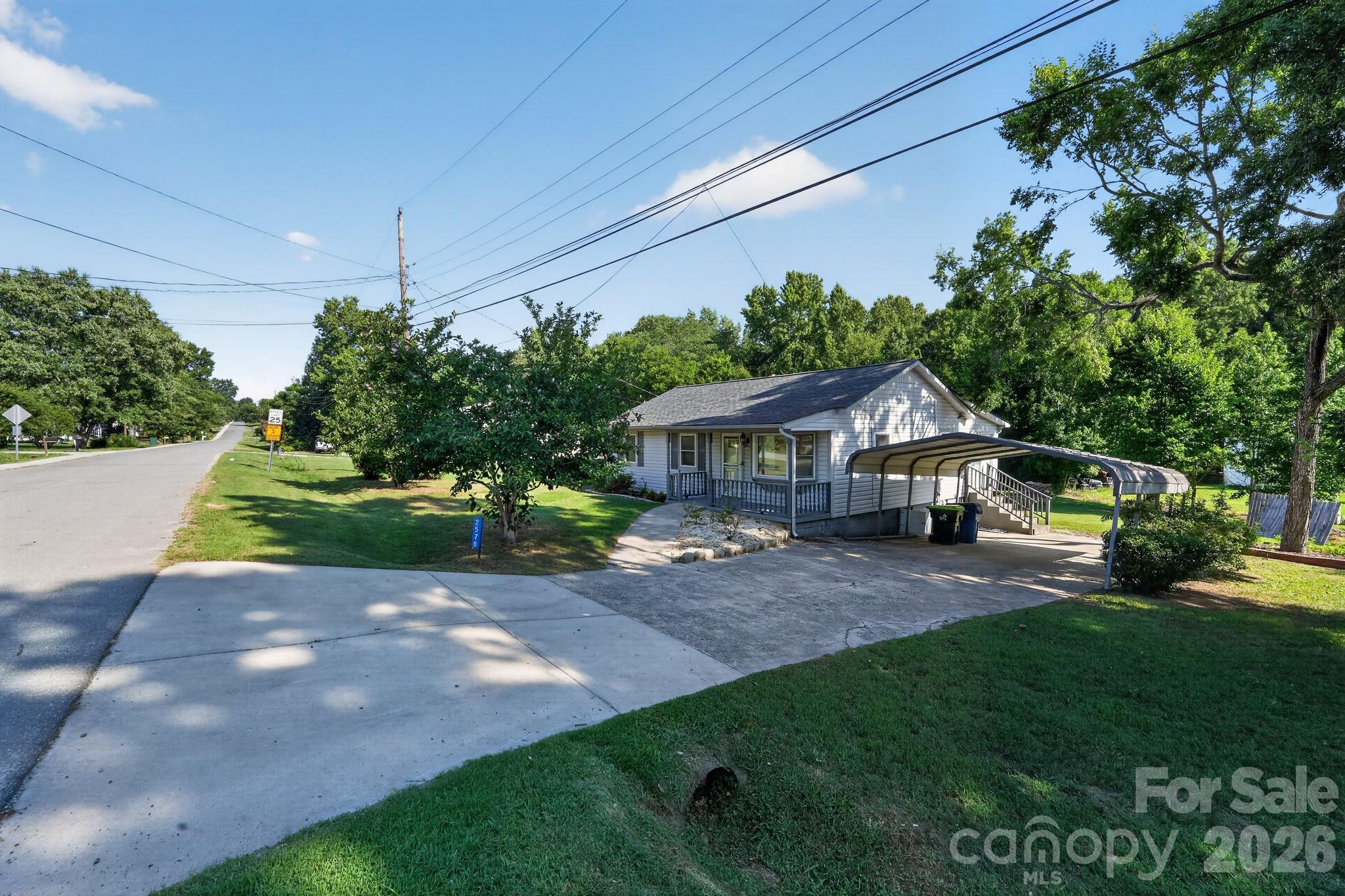 2578 Simpson Road Property Photo 2