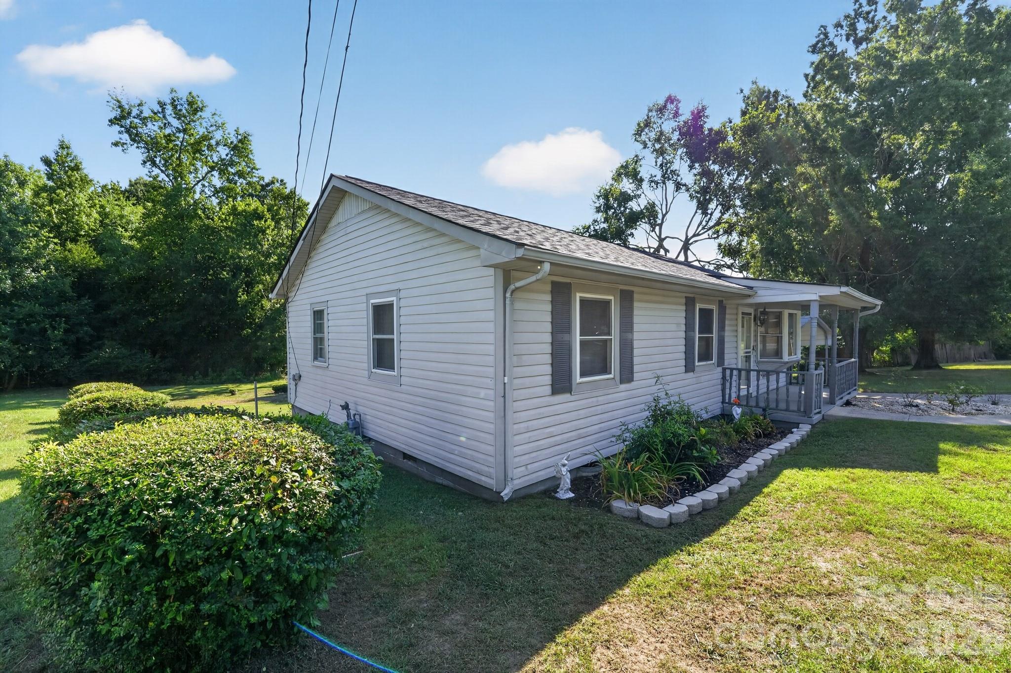 2578 Simpson Road Property Photo 3
